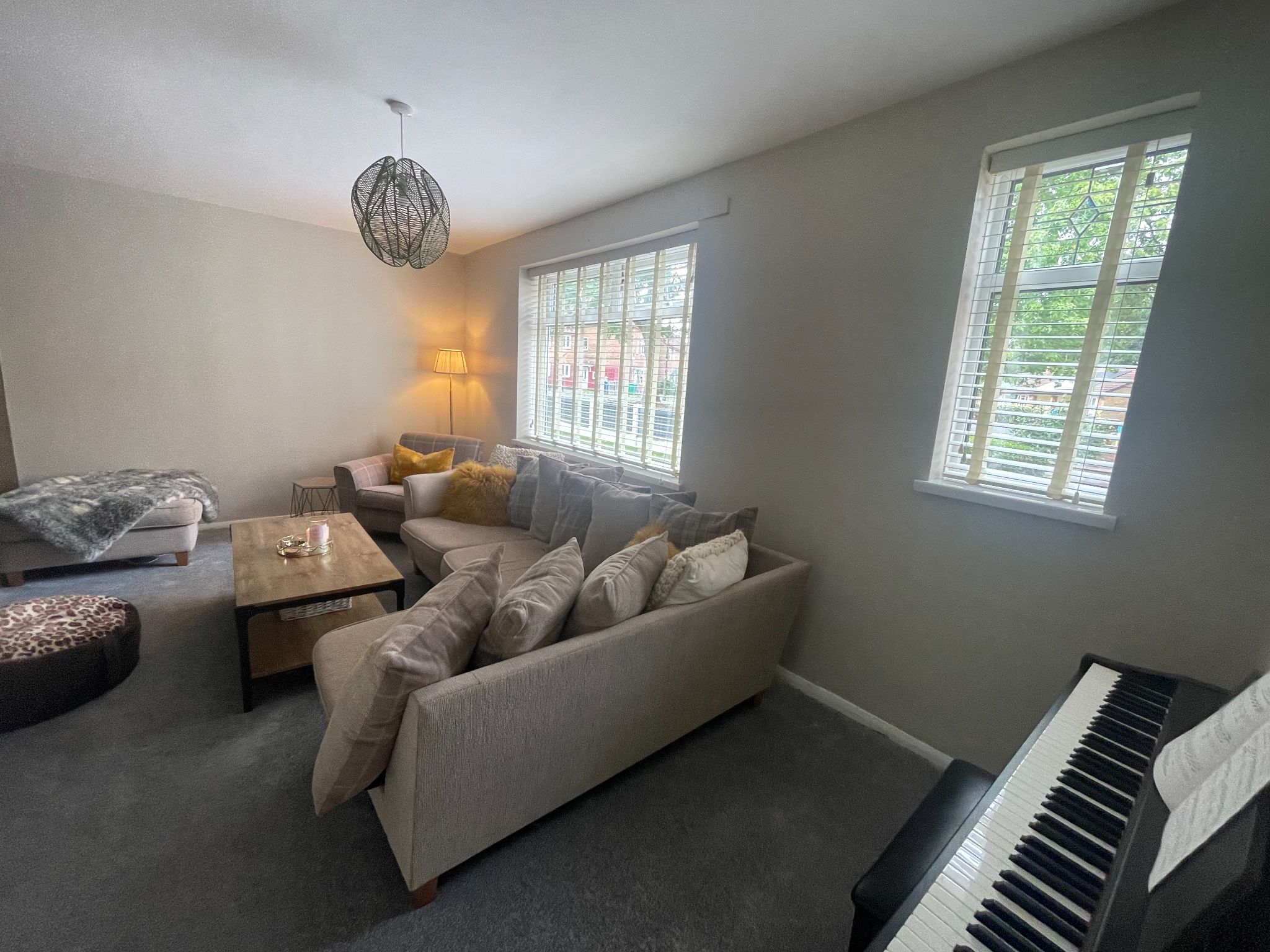 3 bedroom mid terraced house For Sale in Manchester - Photograph 5.