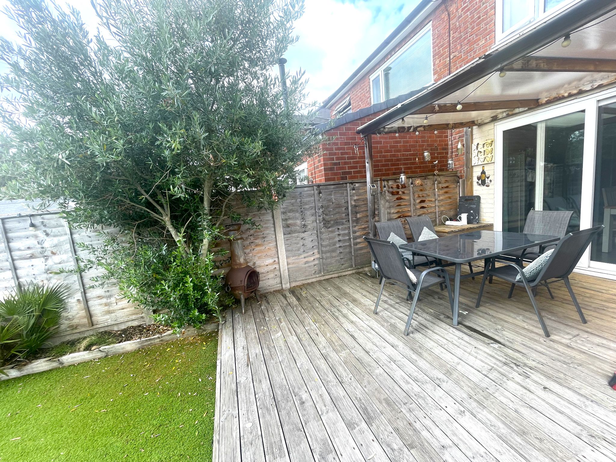 4 bedroom semi-detached house For Sale in Manchester - Photograph 28.