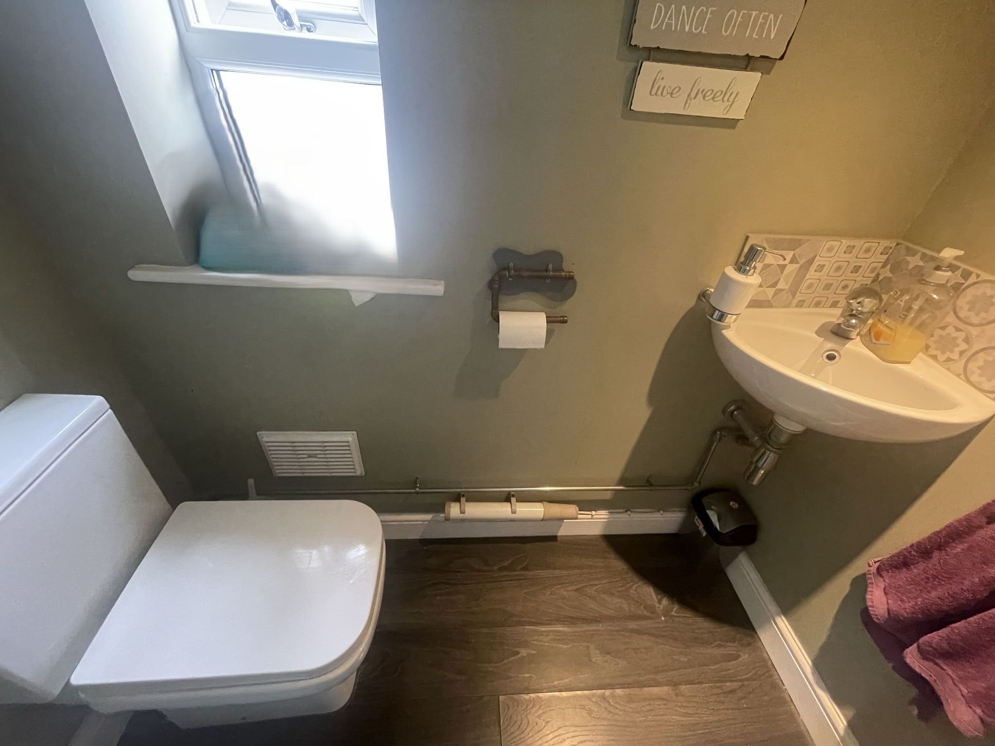 4 bedroom semi-detached house For Sale in Manchester - Photograph 5.