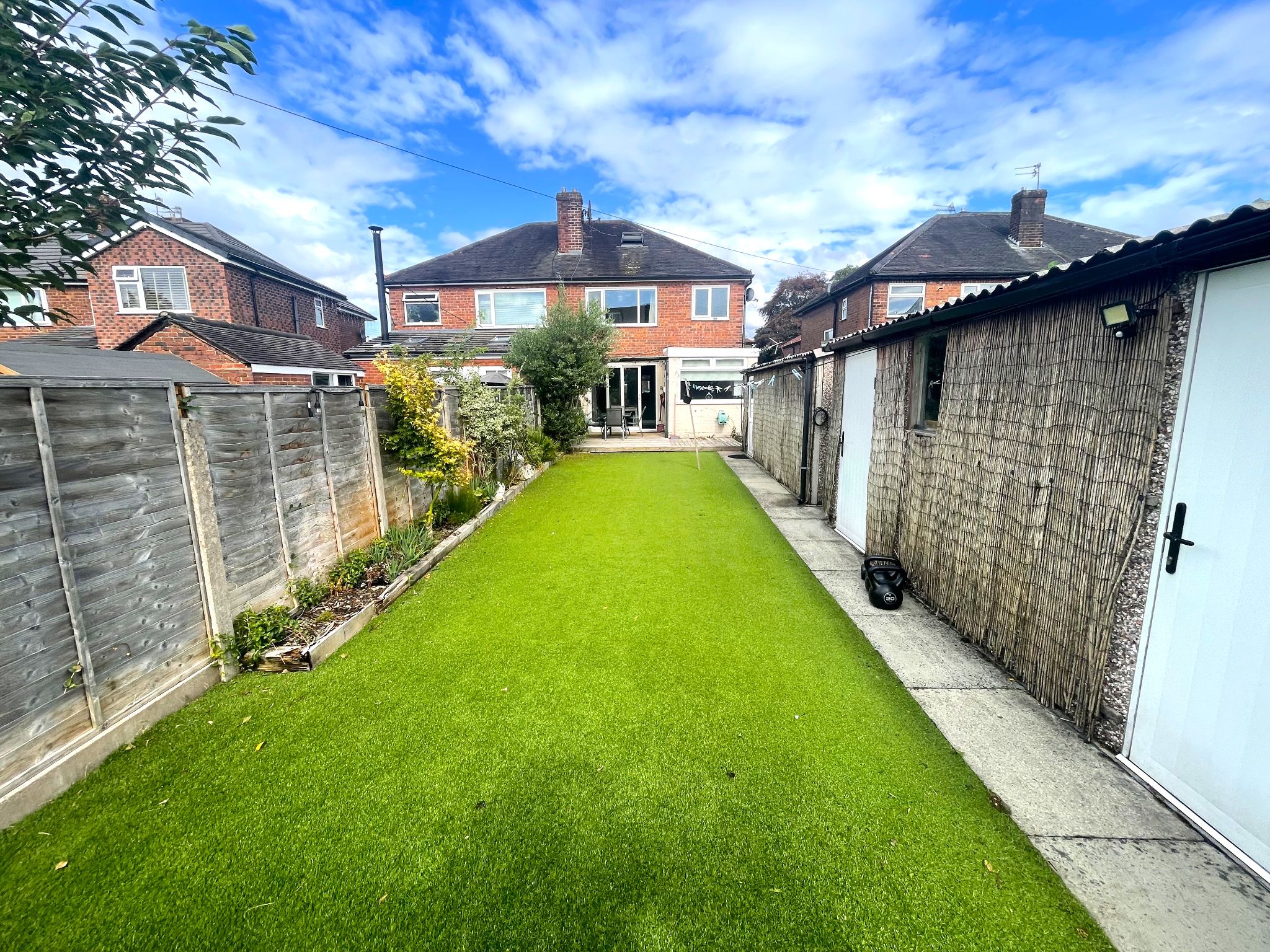 4 bedroom semi-detached house For Sale in Manchester - Photograph 22.