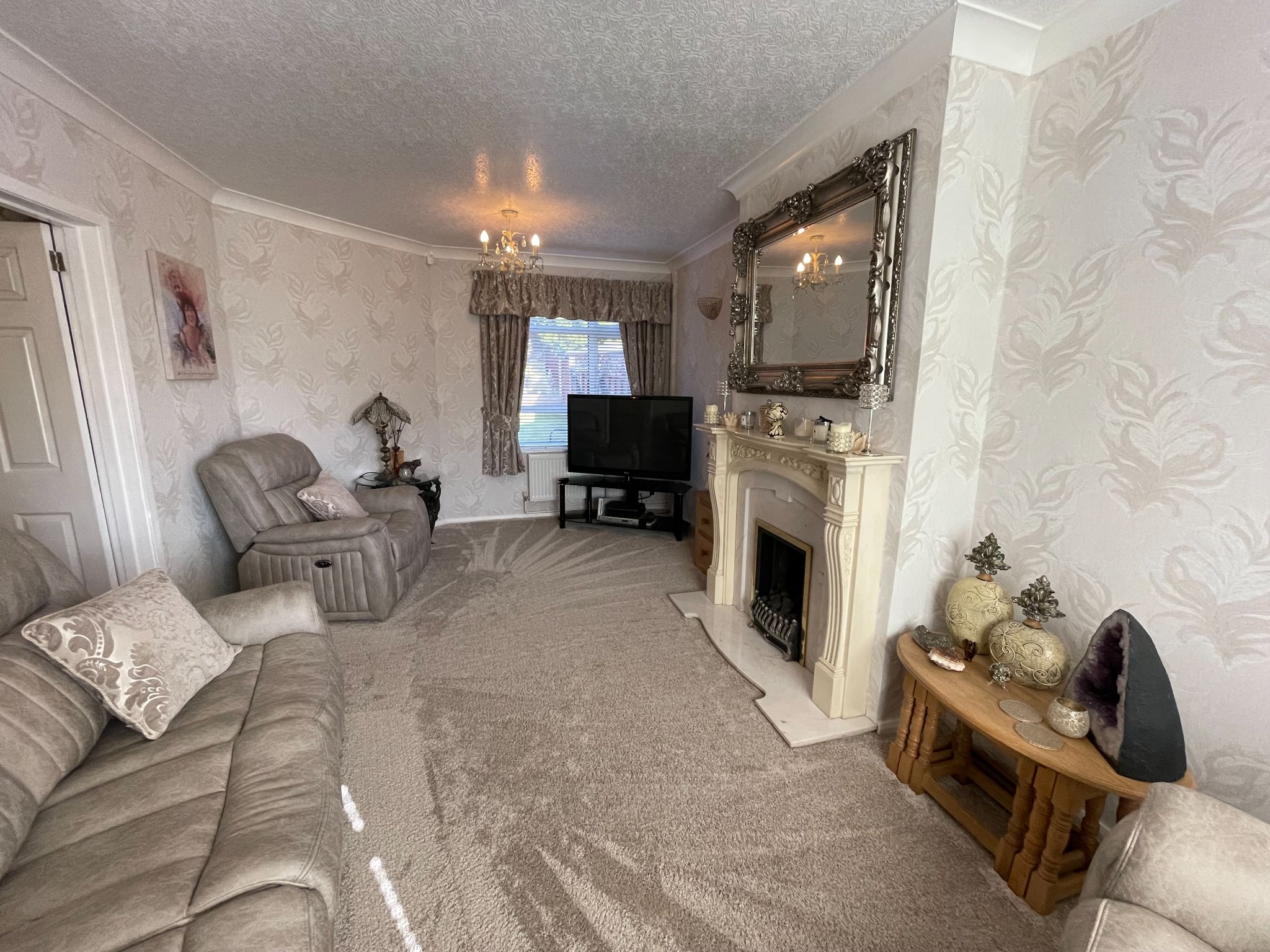 3 bedroom semi-detached house For Sale in Manchester - Photograph 4.