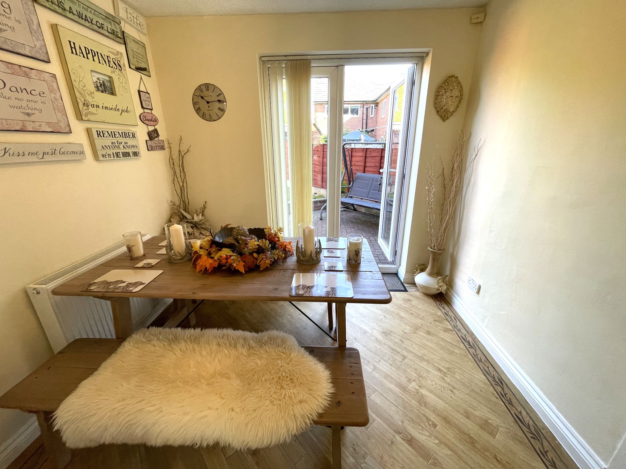 3 bedroom semi-detached house For Sale in Manchester - Photograph 6.