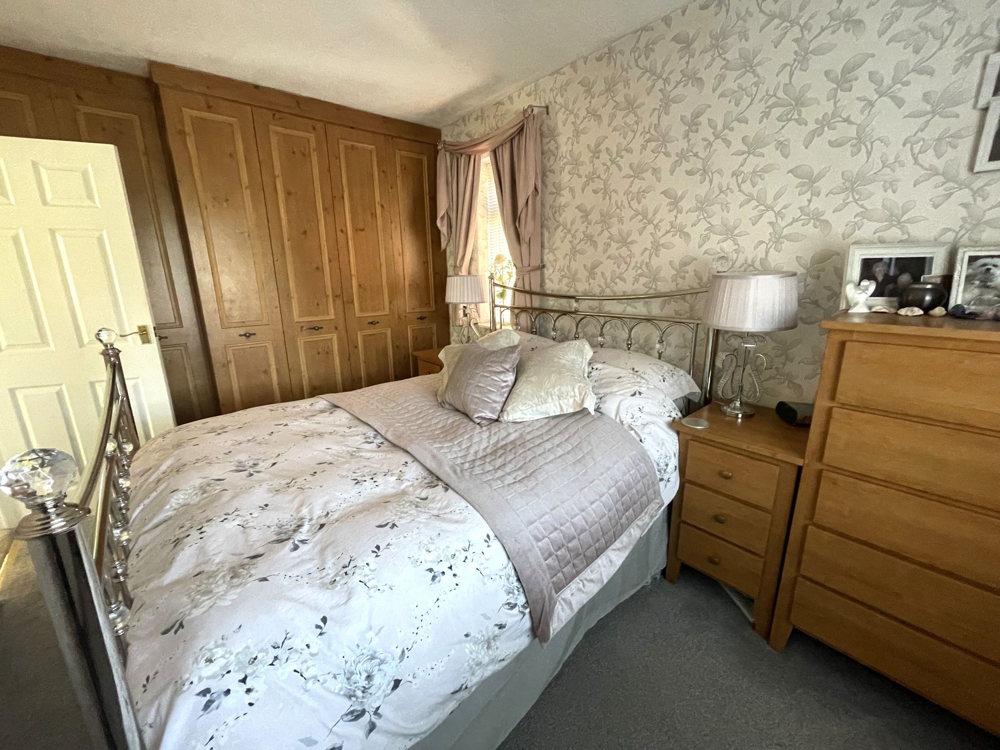 3 bedroom semi-detached house For Sale in Manchester - Photograph 12.