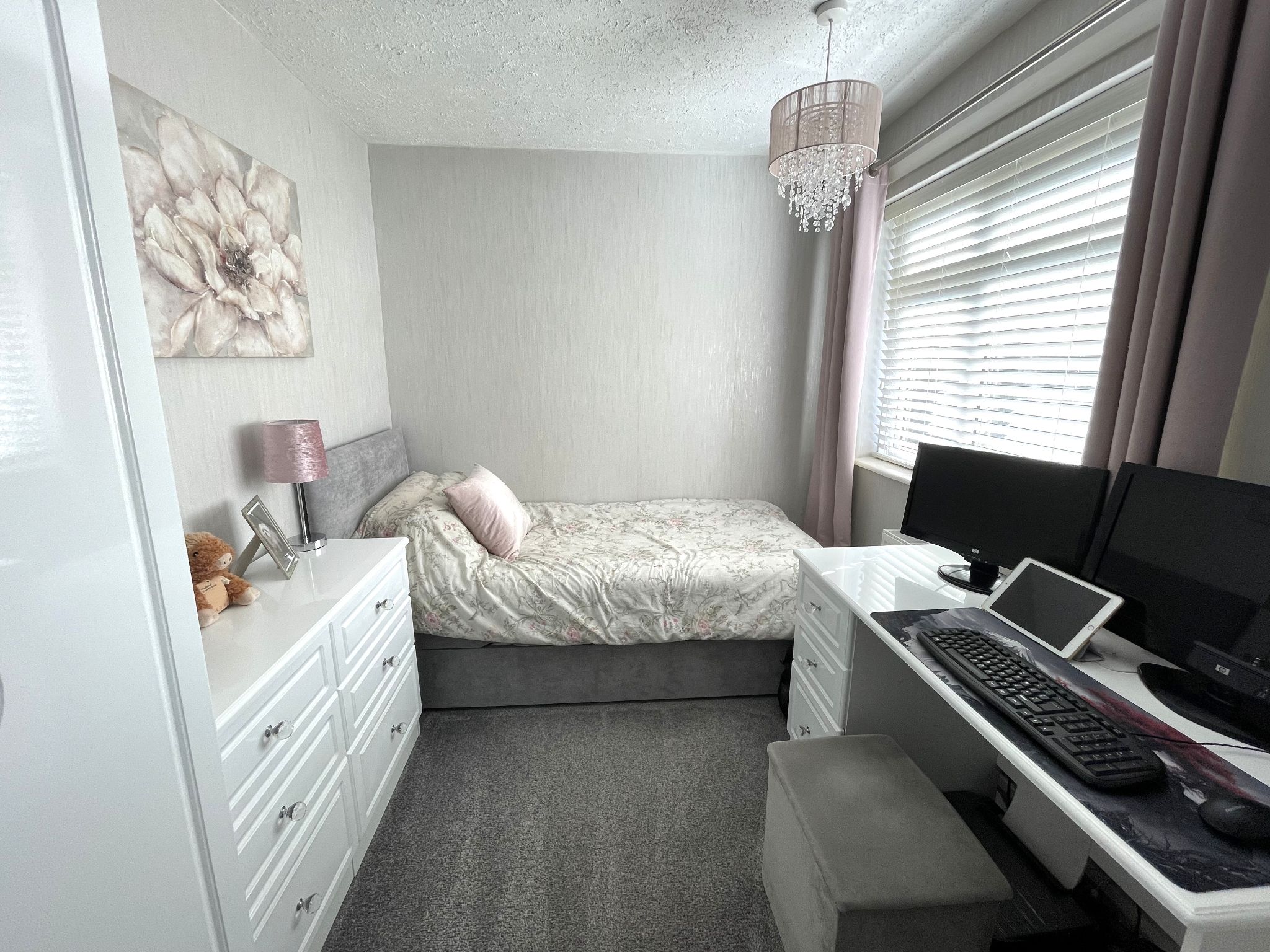 3 bedroom semi-detached house For Sale in Manchester - Photograph 15.