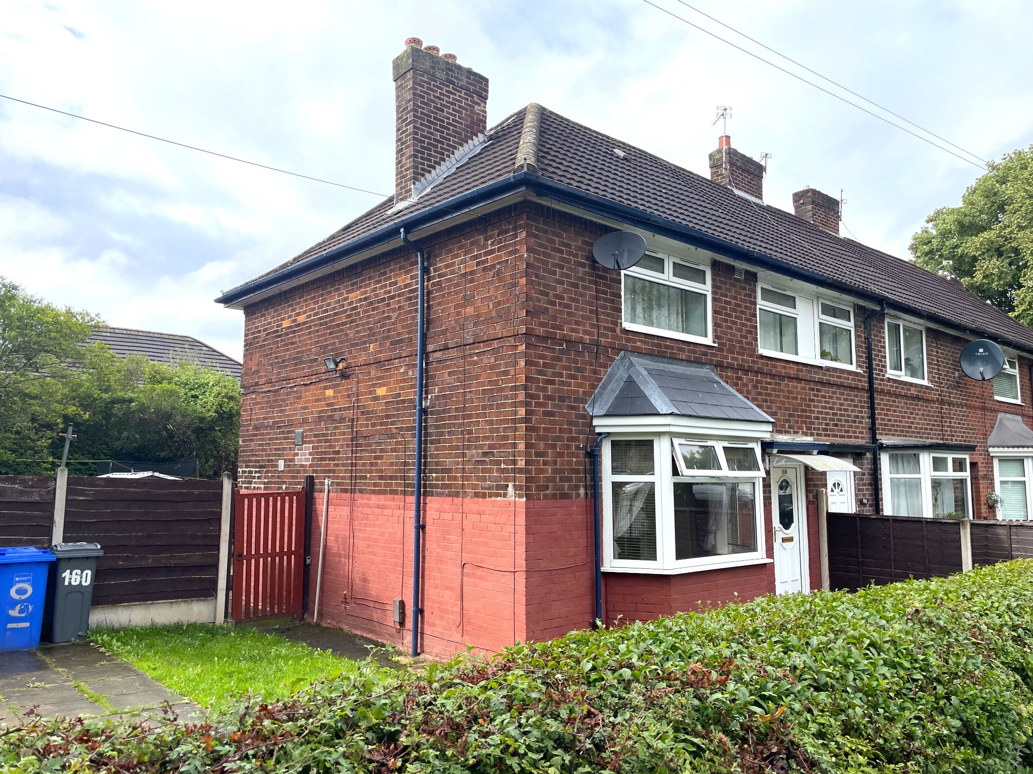 3 bedroom end terraced house For Sale in Manchester - Property photograph.