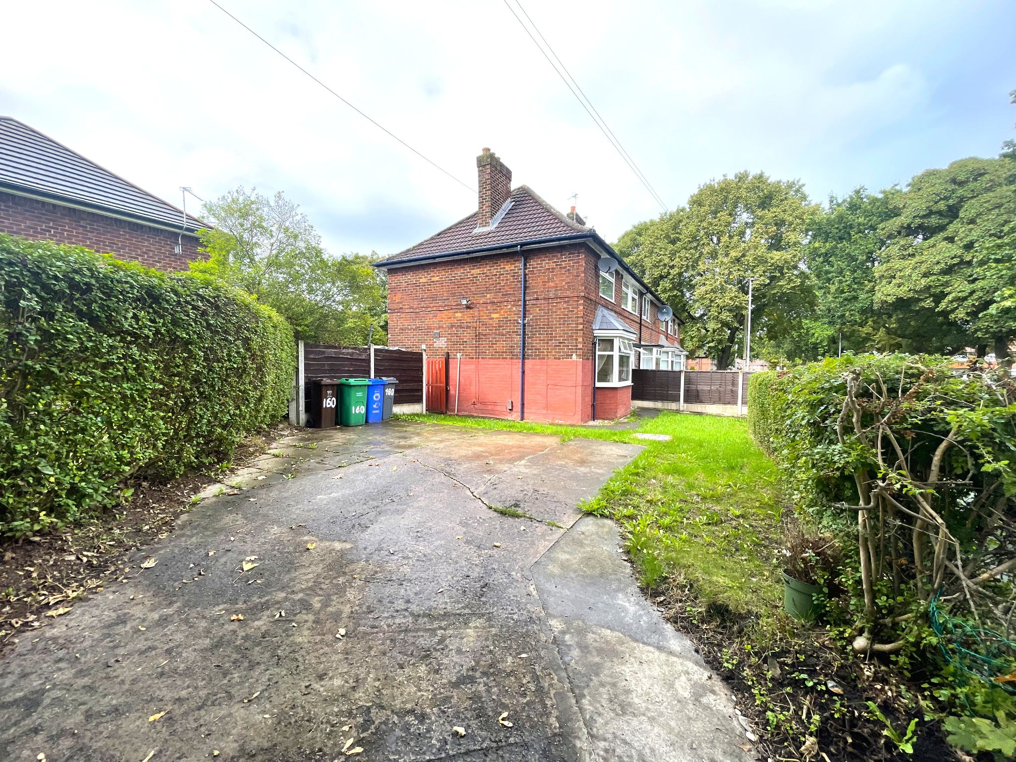 3 bedroom end terraced house For Sale in Manchester - Property photograph.
