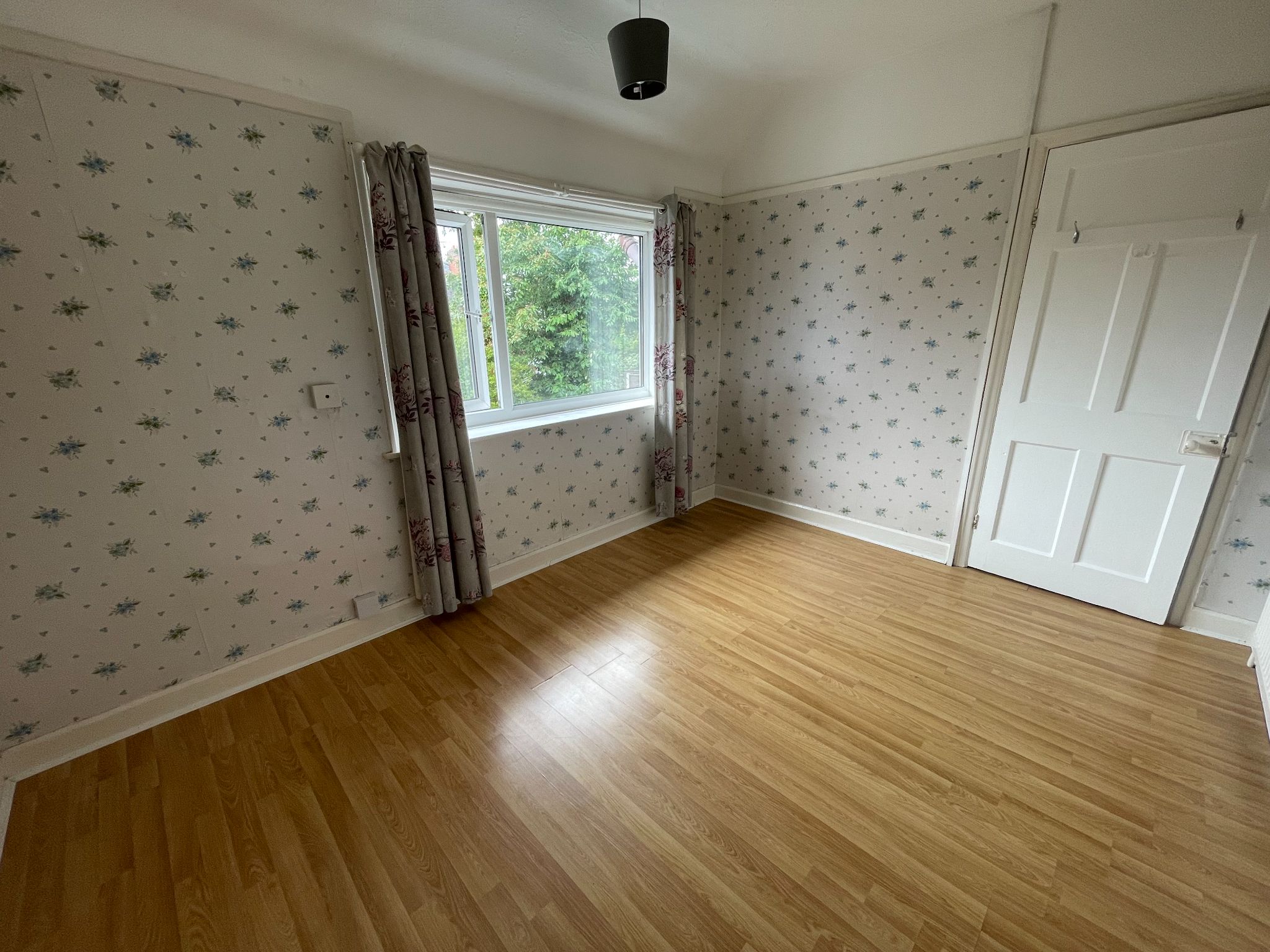 3 bedroom end terraced house For Sale in Manchester - Photograph 9.