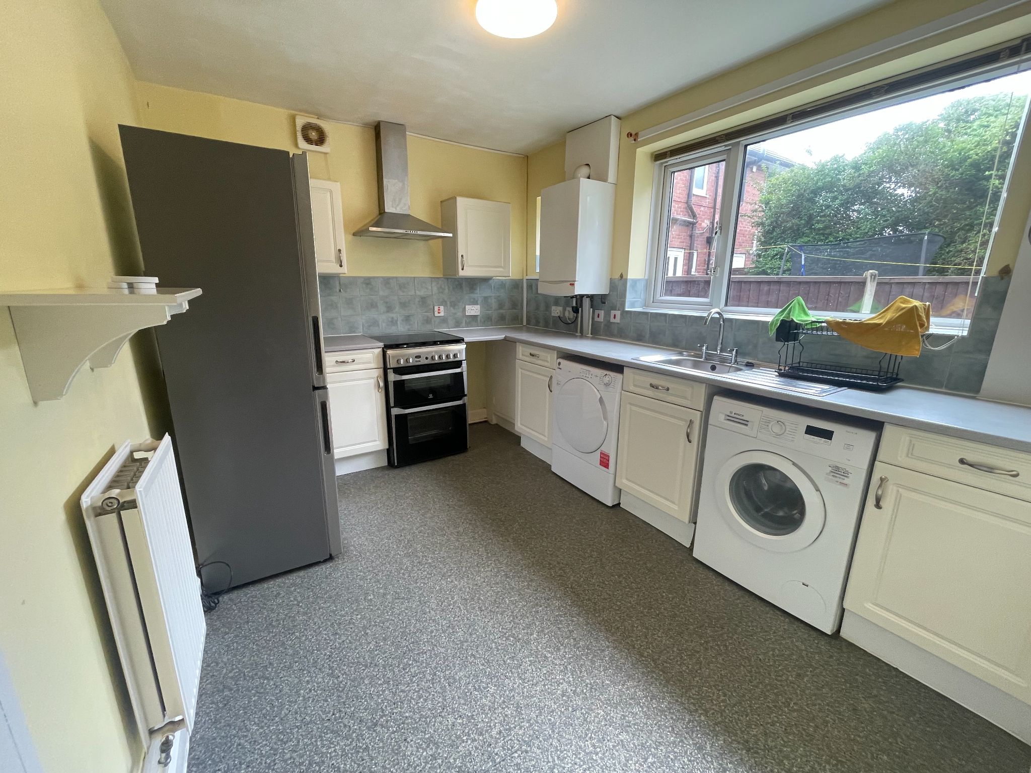 3 bedroom end terraced house For Sale in Manchester - Photograph 4.