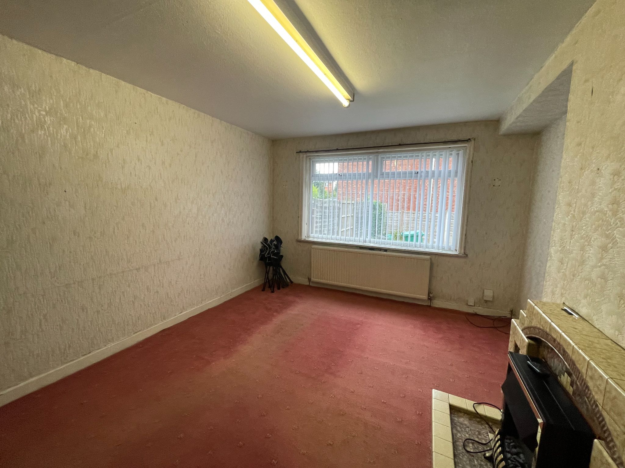 3 bedroom semi-detached house Sale Agreed in Manchester - Photograph 3.