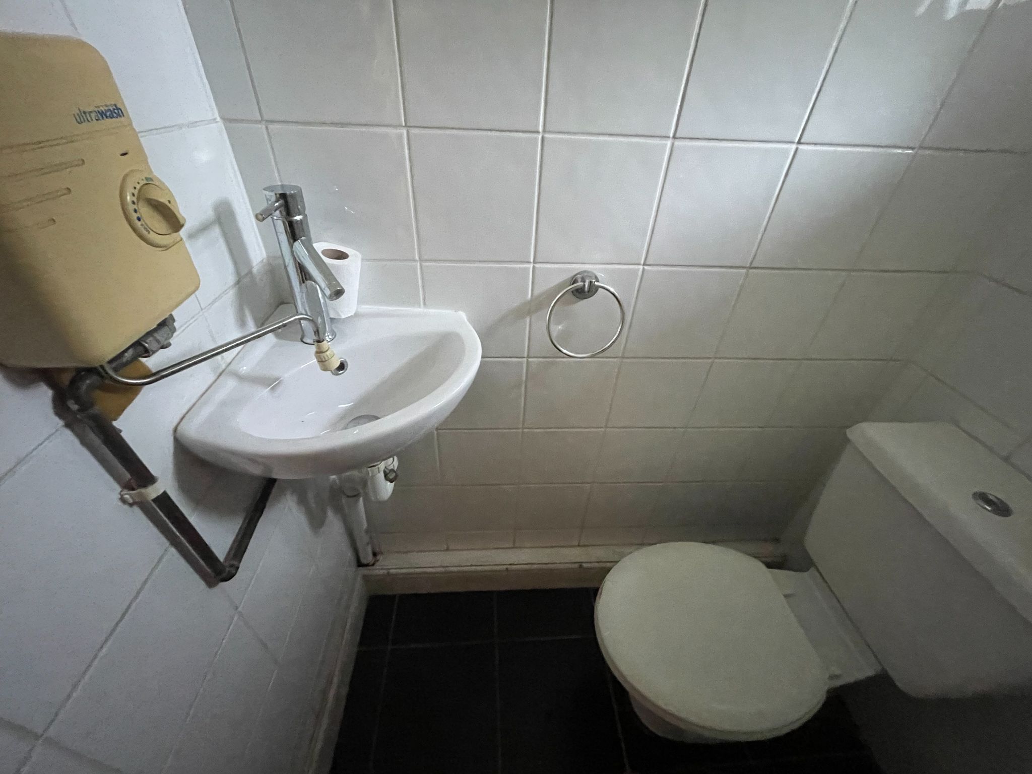 3 bedroom semi-detached house Sale Agreed in Manchester - Photograph 6.