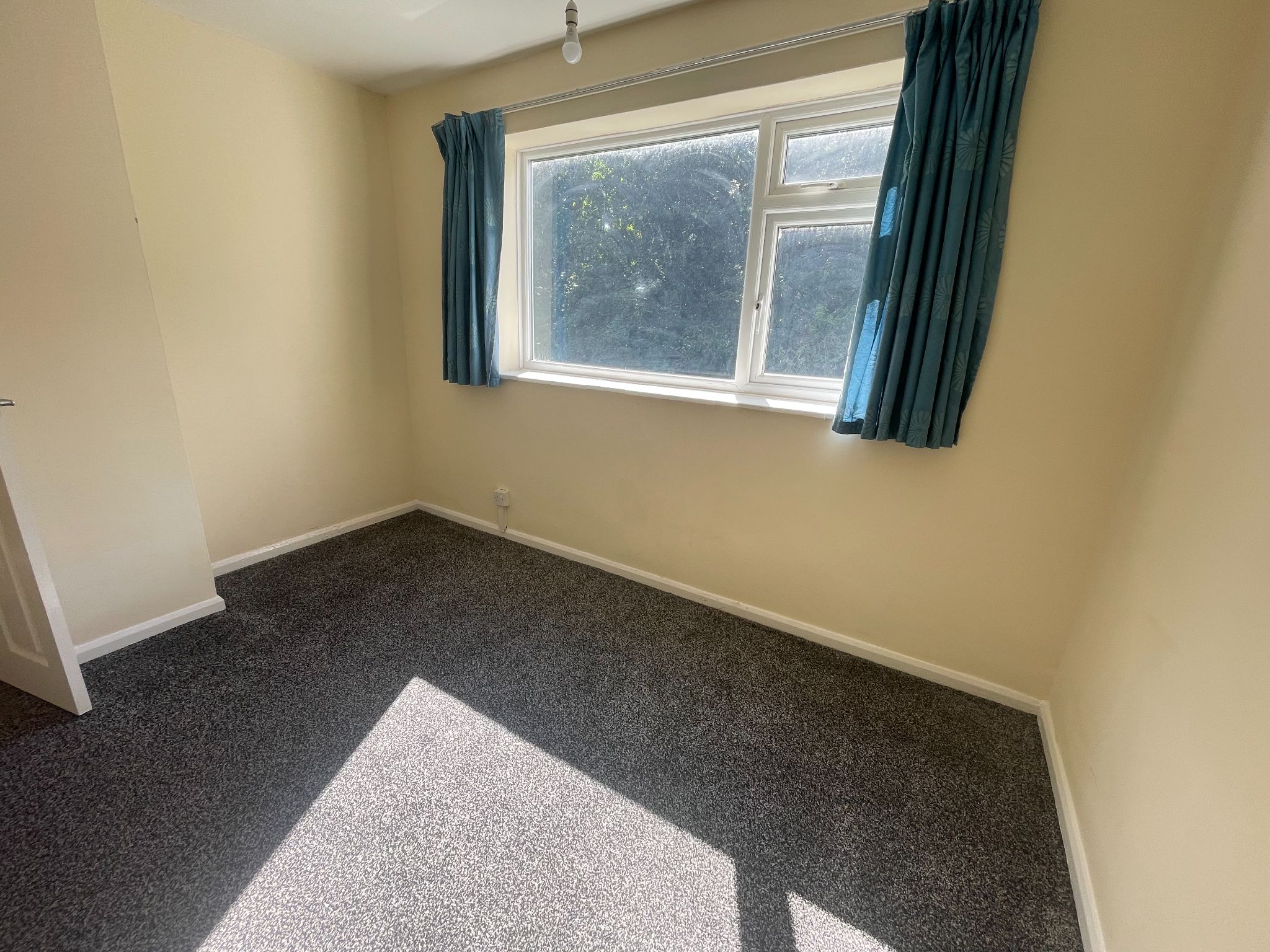 3 bedroom mid terraced house For Sale in Manchester - Photograph 14.