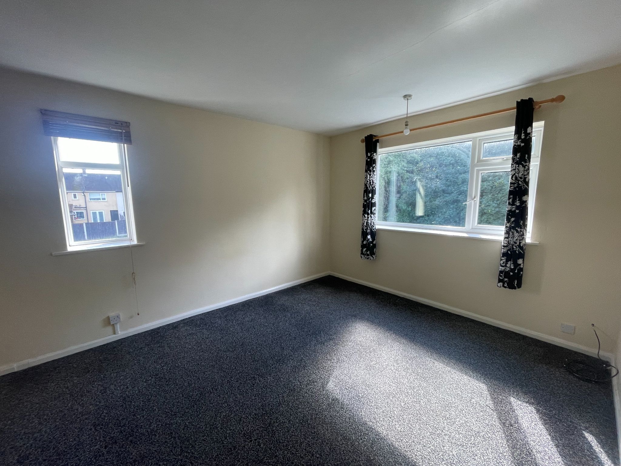 3 bedroom mid terraced house For Sale in Manchester - Photograph 11.