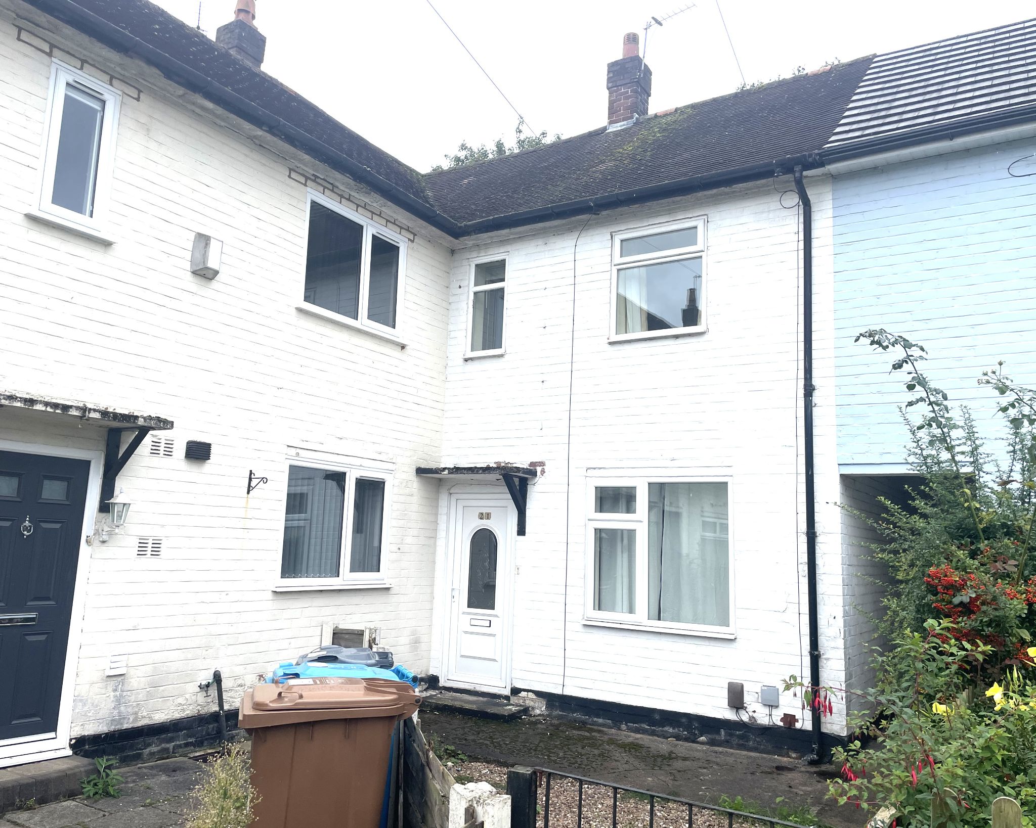 3 bedroom mid terraced house For Sale in Manchester - Property photograph.