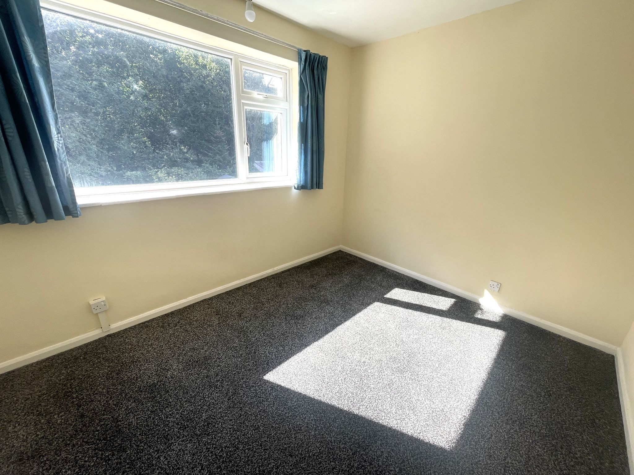 3 bedroom mid terraced house For Sale in Manchester - Photograph 13.