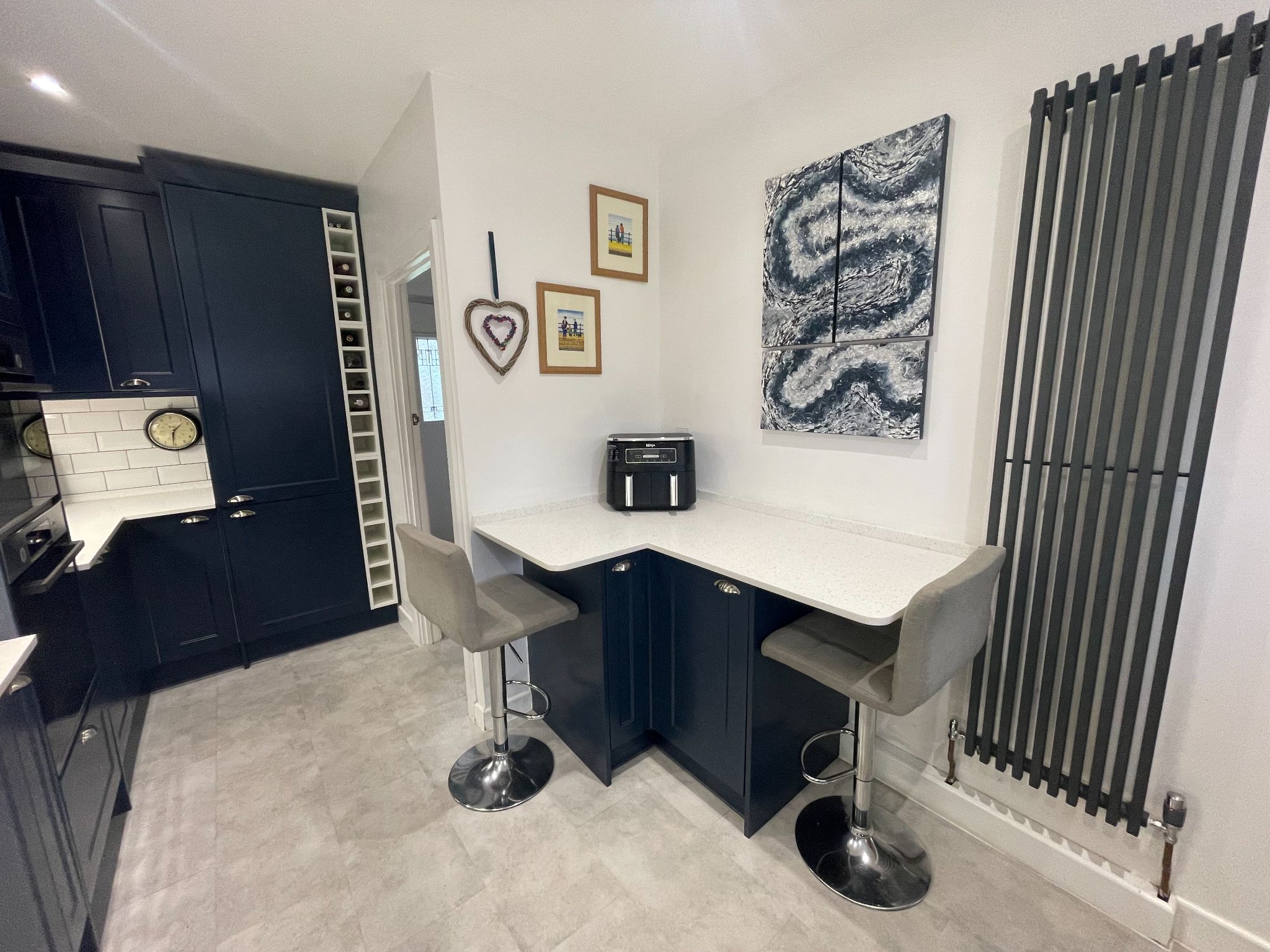 3 bedroom mid terraced house For Sale in Manchester - Photograph 5.