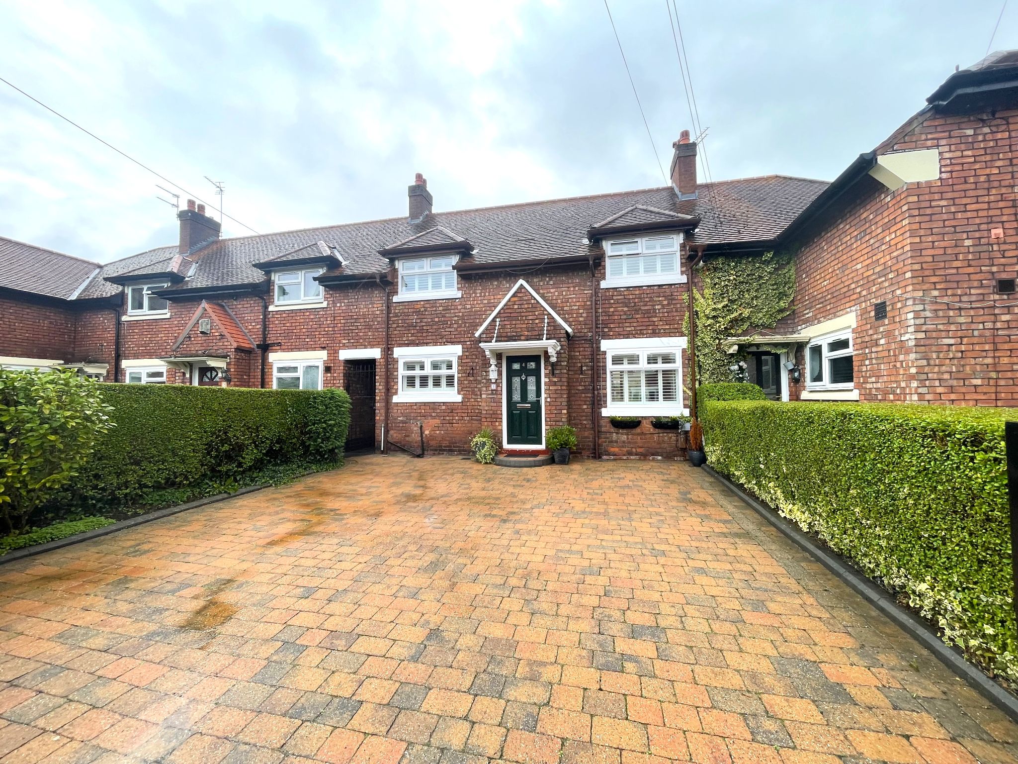 3 bedroom mid terraced house For Sale in Manchester - Property photograph.
