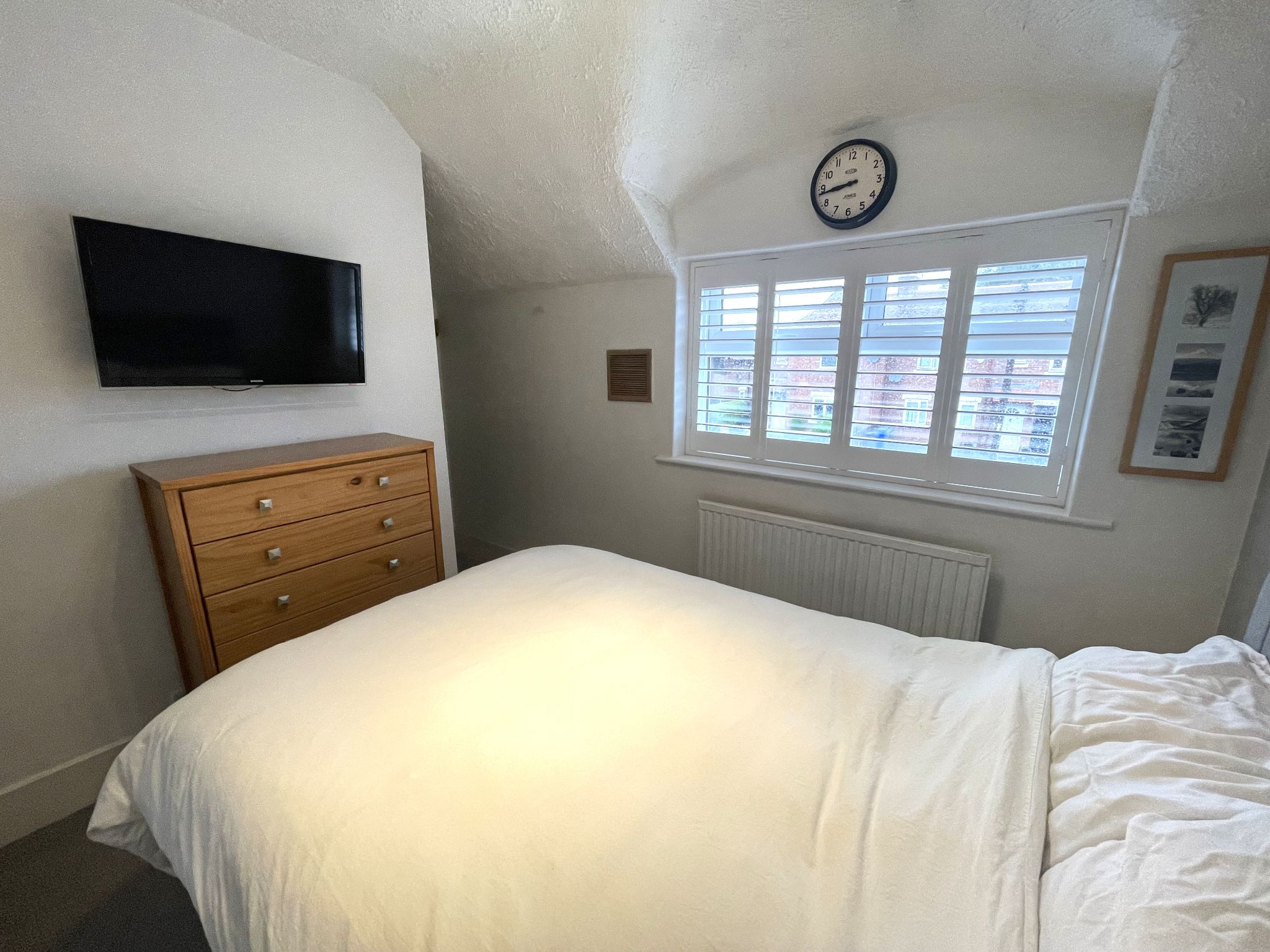 3 bedroom mid terraced house For Sale in Manchester - Photograph 20.