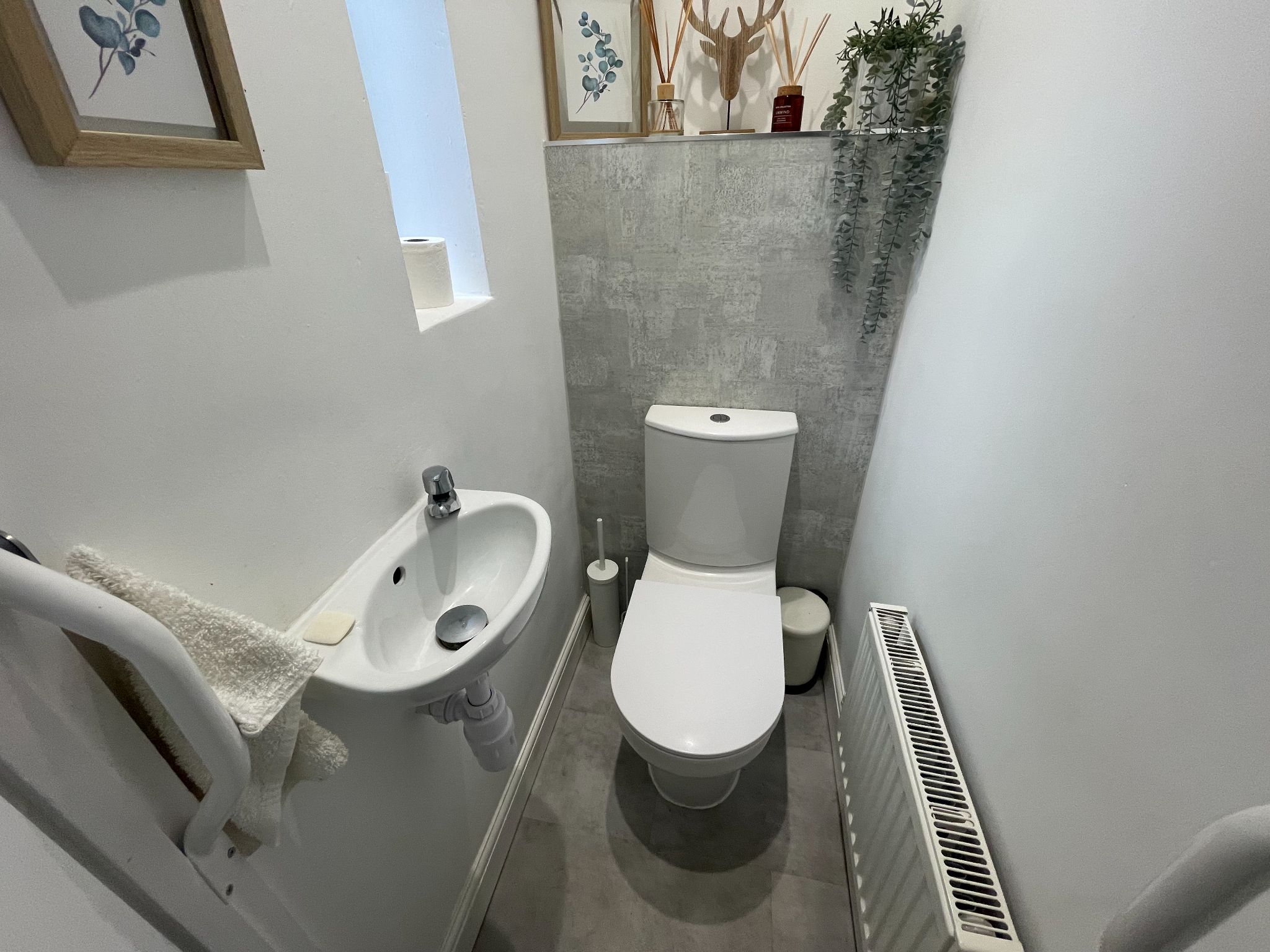3 bedroom mid terraced house For Sale in Manchester - Photograph 8.