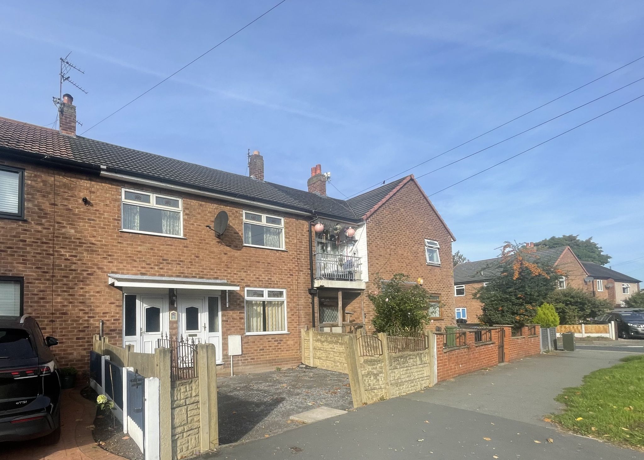 3 bedroom mid terraced house For Sale in Manchester - Property photograph.