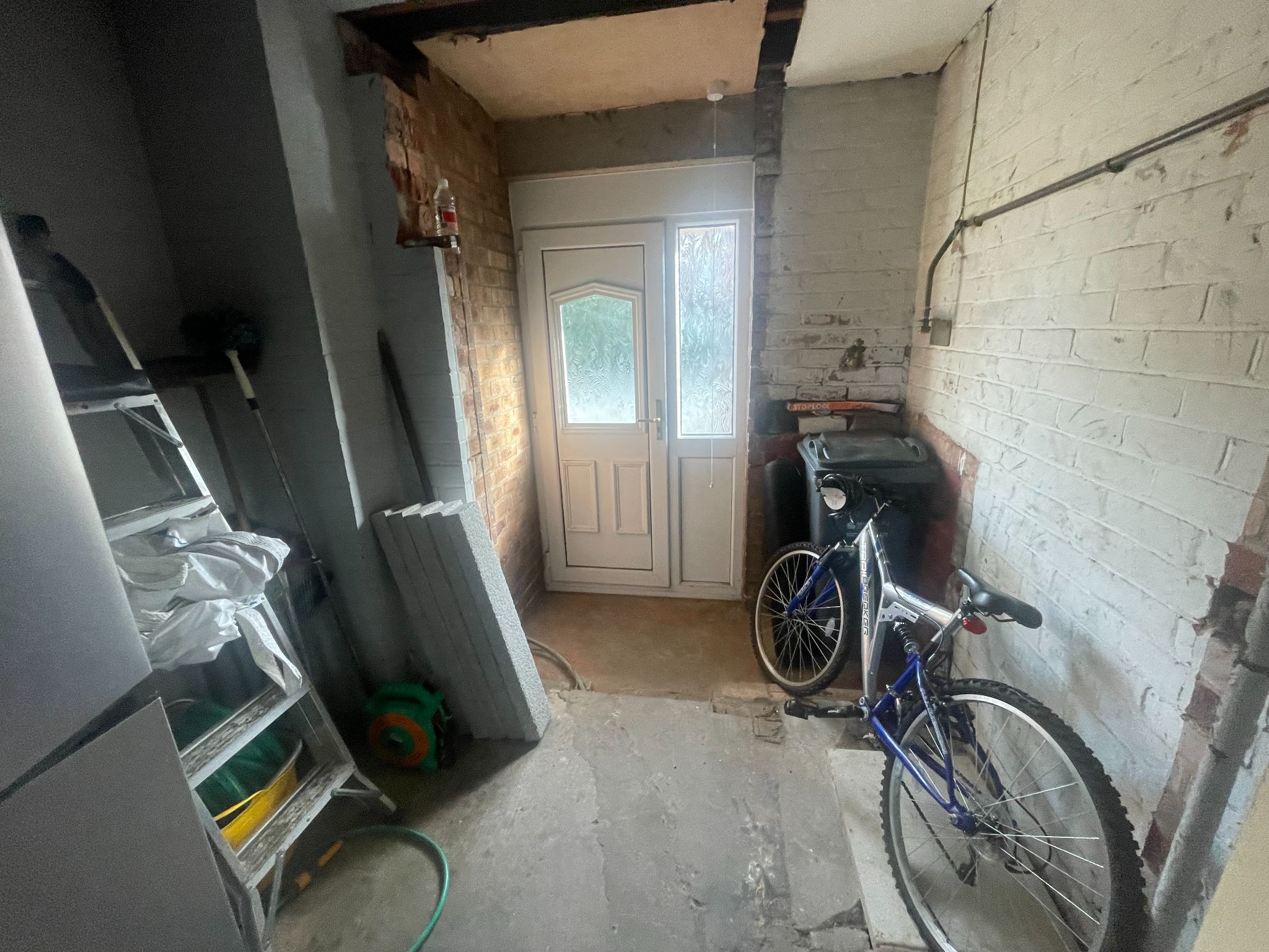 3 bedroom mid terraced house For Sale in Manchester - Photograph 5.