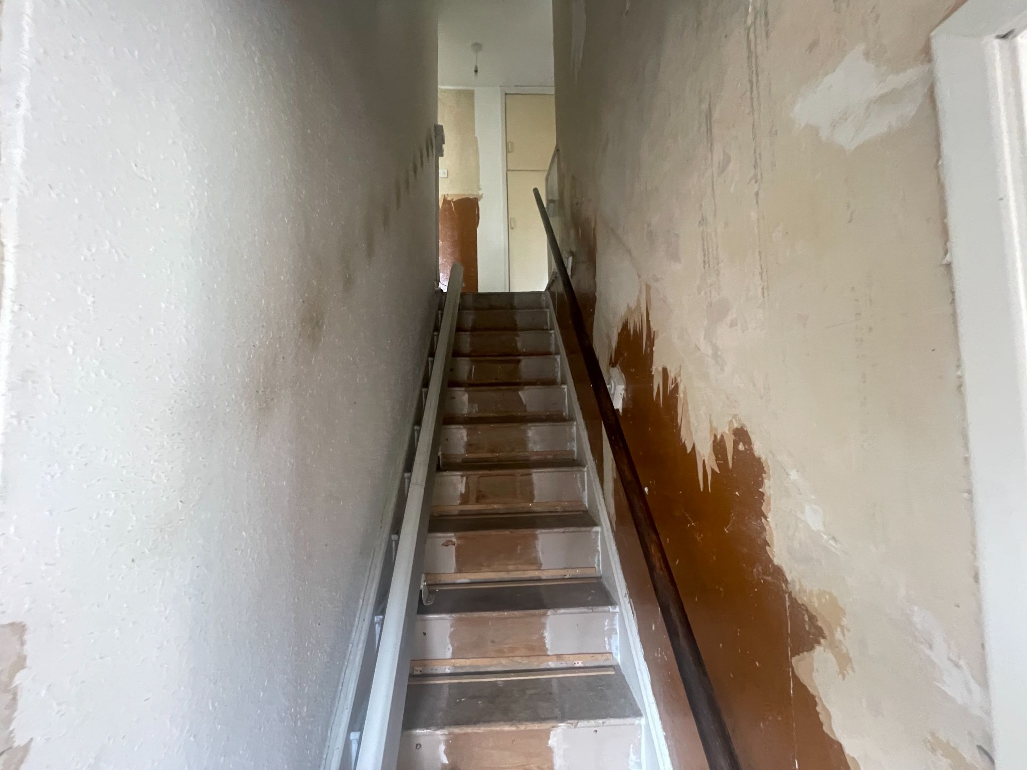 3 bedroom mid terraced house For Sale in Manchester - Photograph 6.
