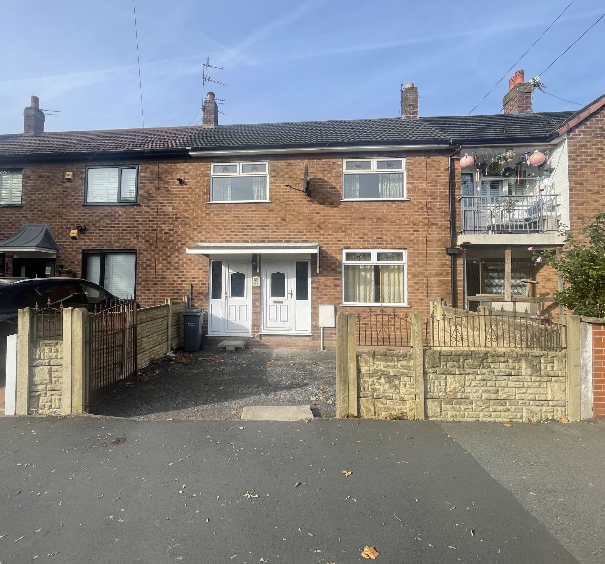 3 bedroom mid terraced house For Sale in Manchester - Photograph 13.
