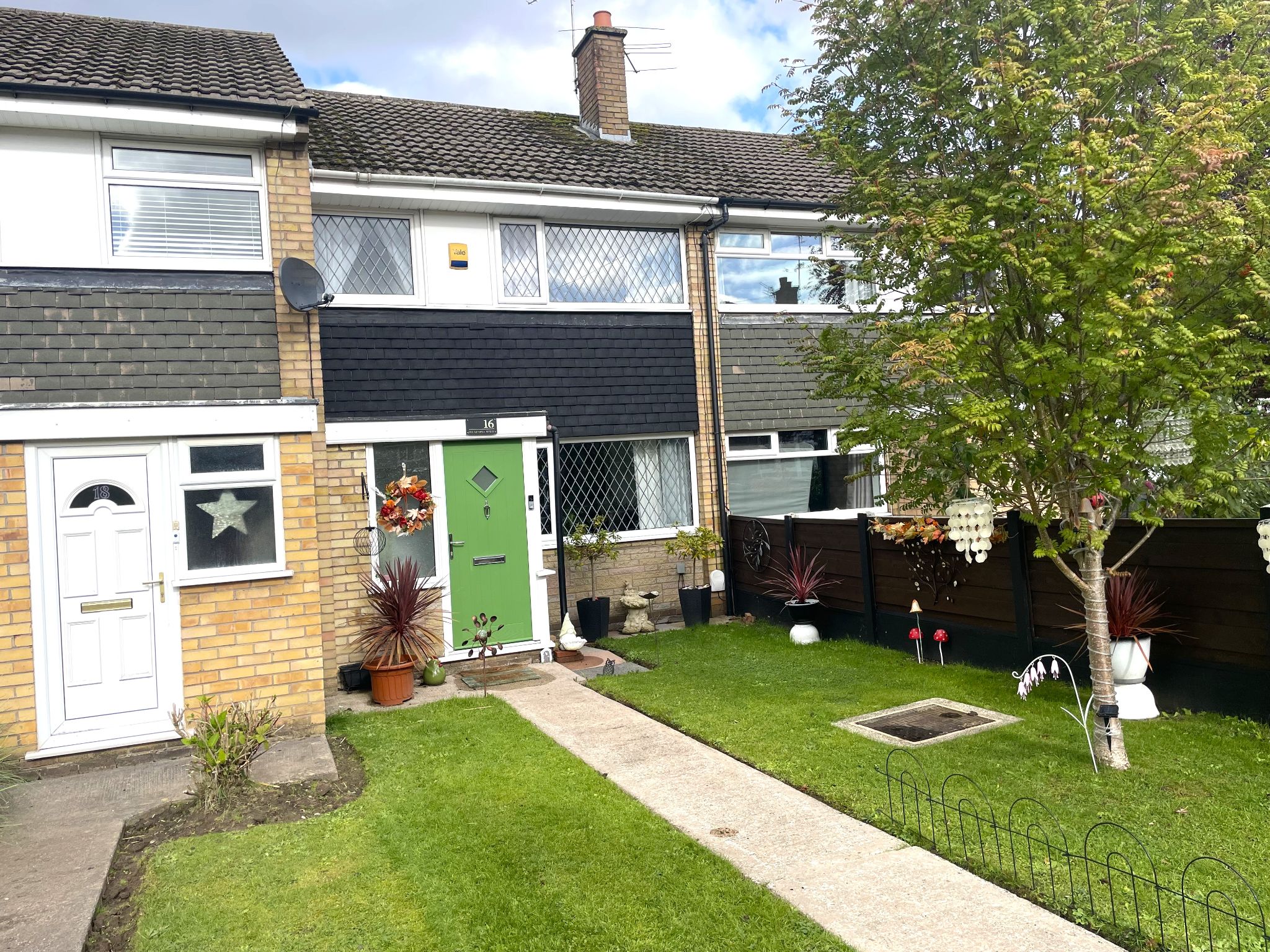 3 bedroom mid terraced house For Sale in Manchester - Property photograph.