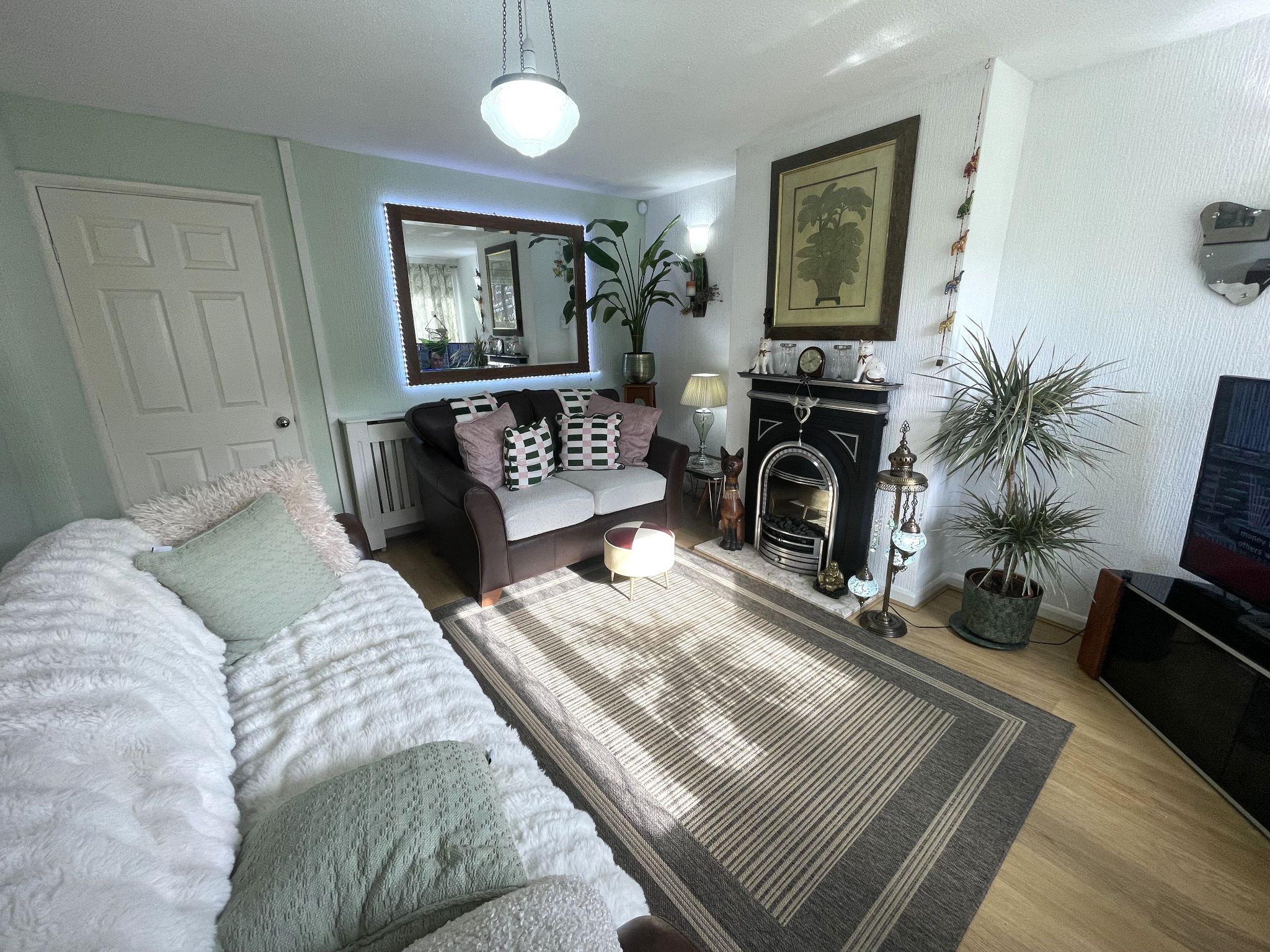 3 bedroom mid terraced house For Sale in Manchester - Property photograph.
