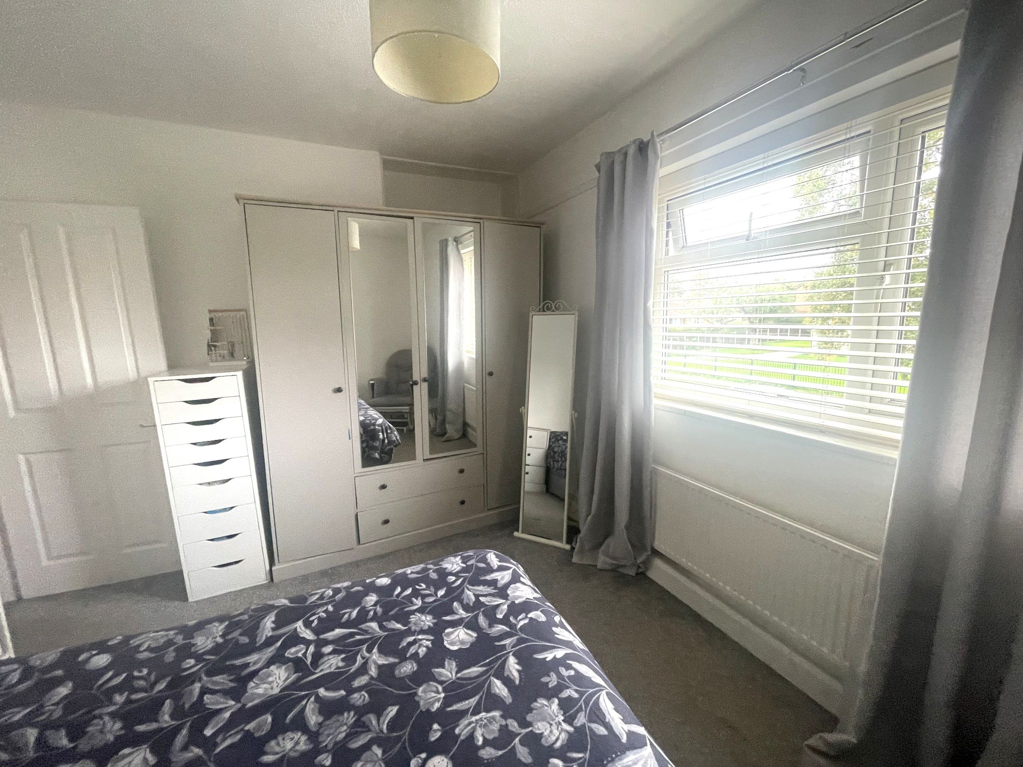 3 bedroom semi-detached house For Sale in Manchester - Photograph 6.