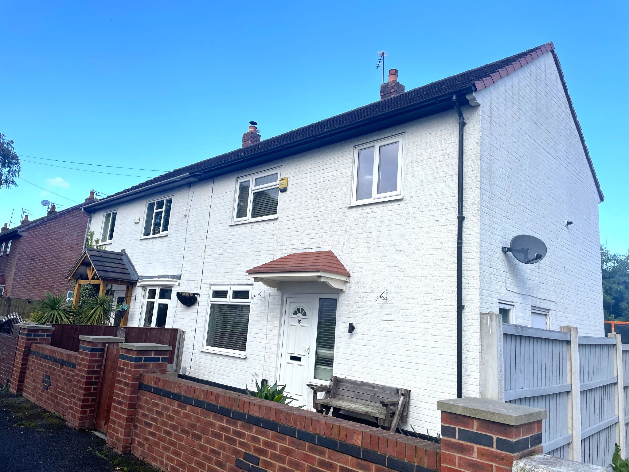 3 bedroom semi-detached house For Sale in Manchester - Property photograph.