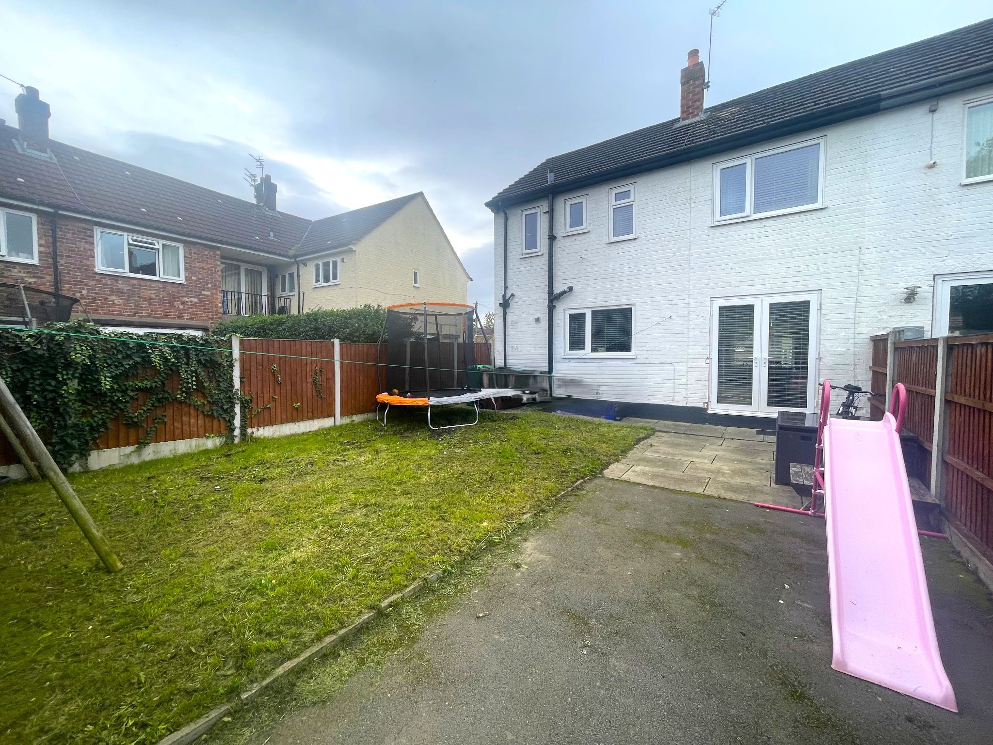 3 bedroom semi-detached house For Sale in Manchester - Photograph 22.