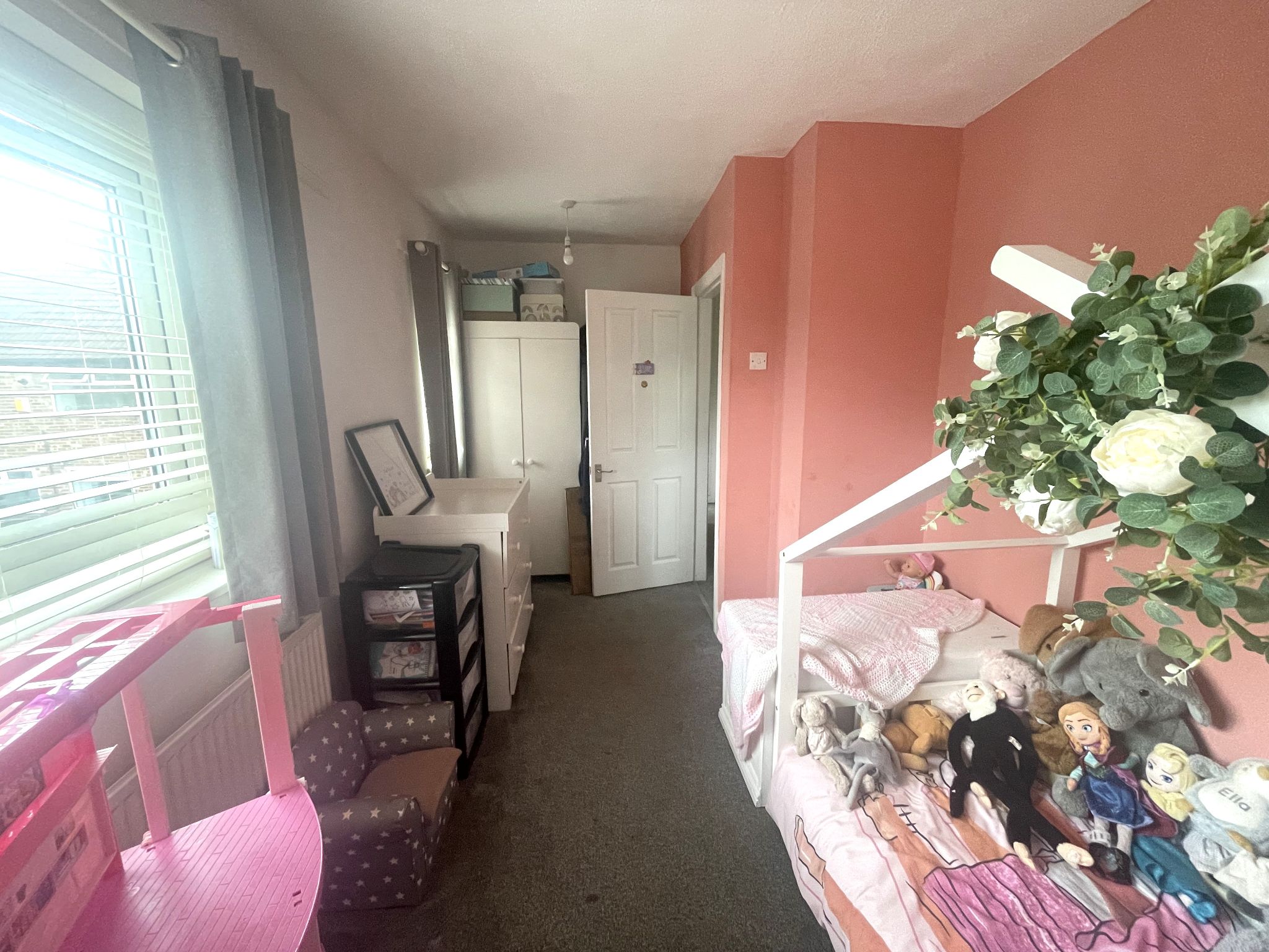 3 bedroom semi-detached house For Sale in Manchester - Photograph 8.