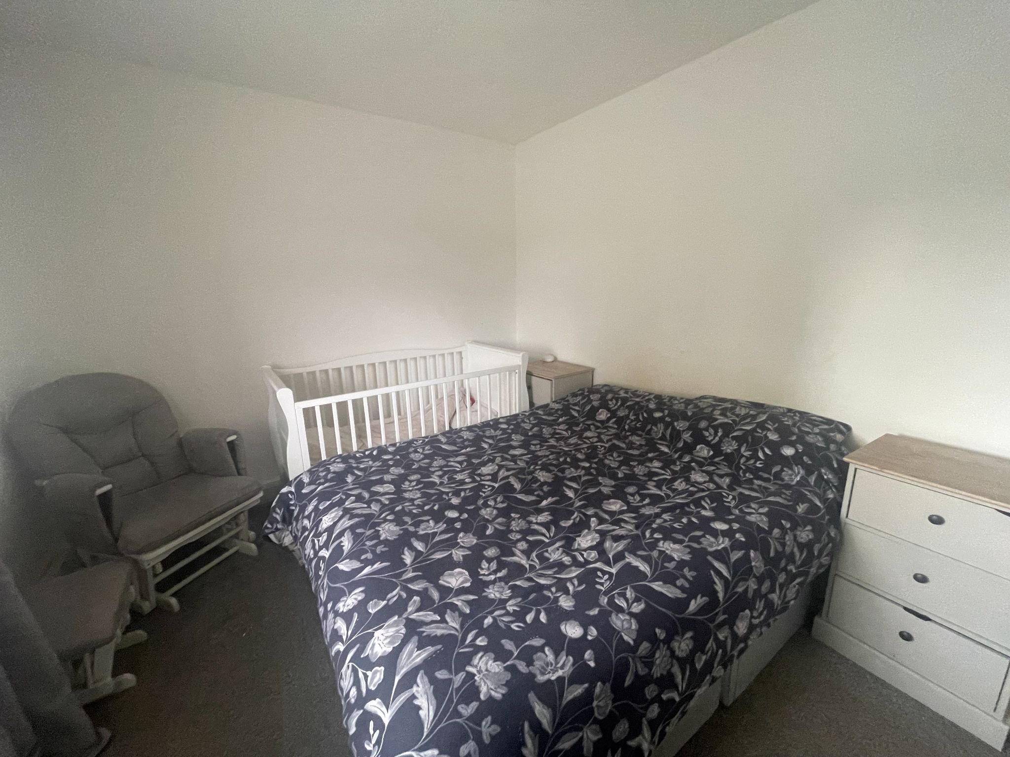 3 bedroom semi-detached house For Sale in Manchester - Photograph 5.