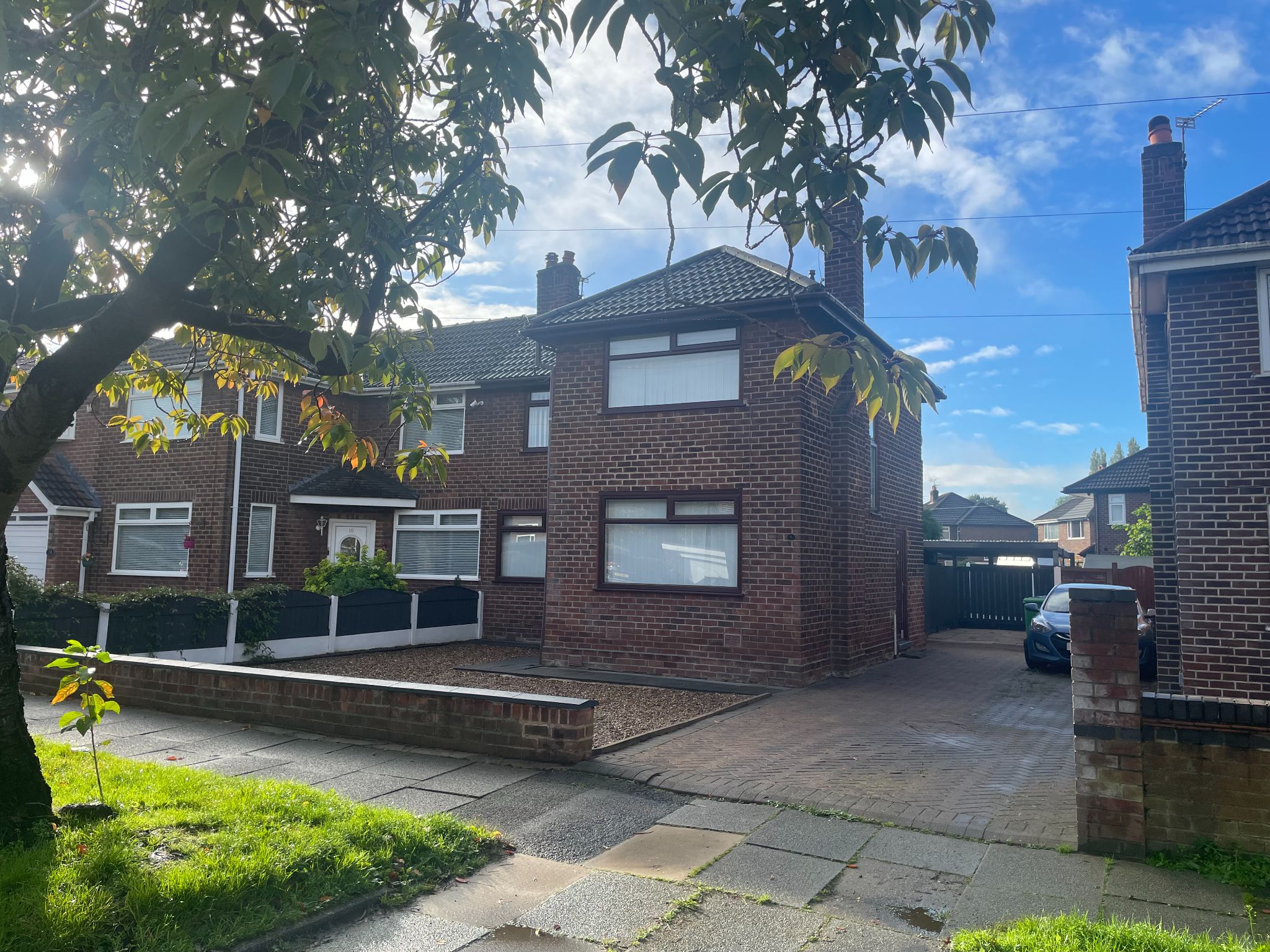 3 bedroom semi-detached house For Sale in Manchester - Property photograph.
