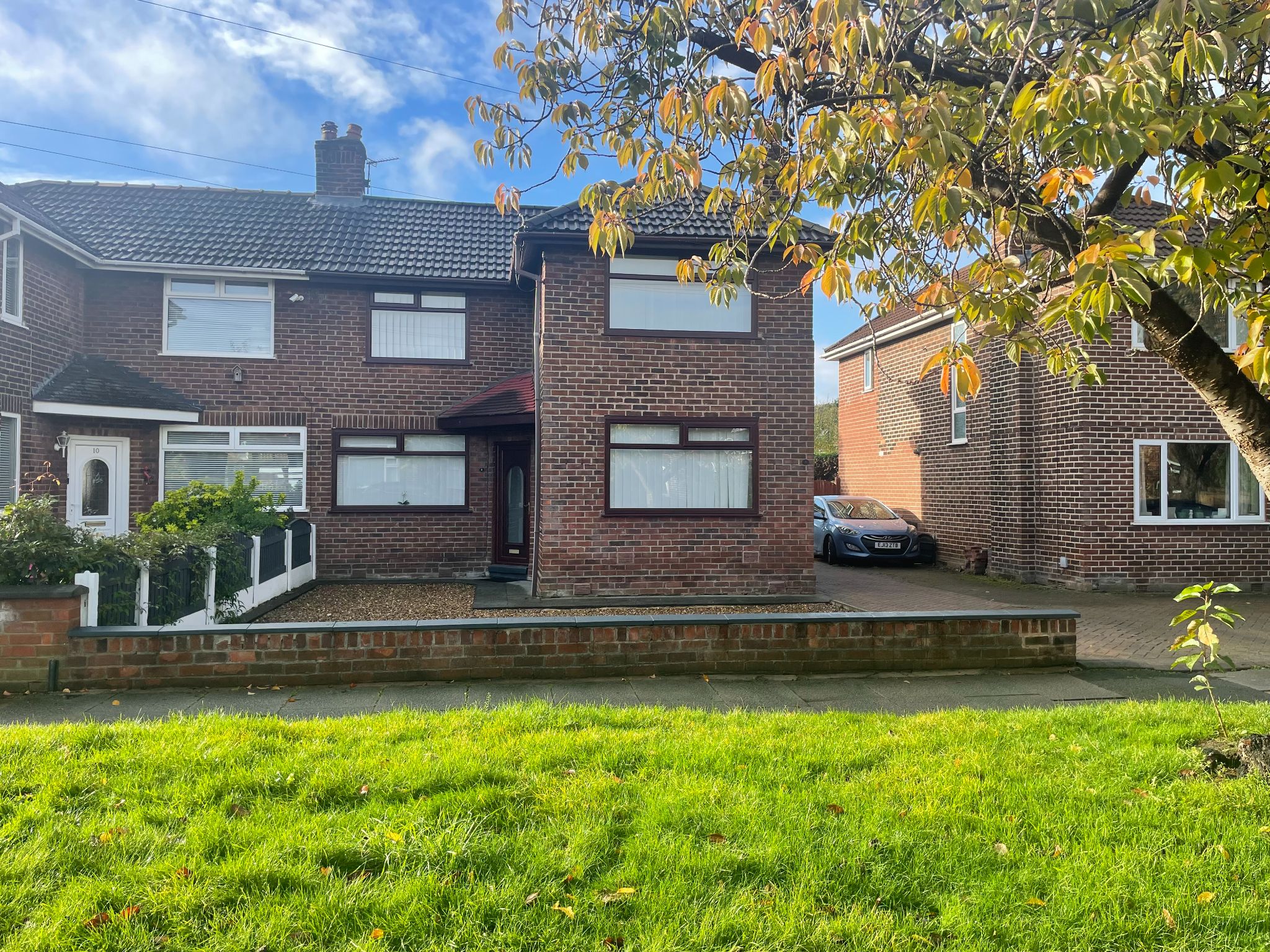 3 bedroom semi-detached house For Sale in Manchester - Property photograph.