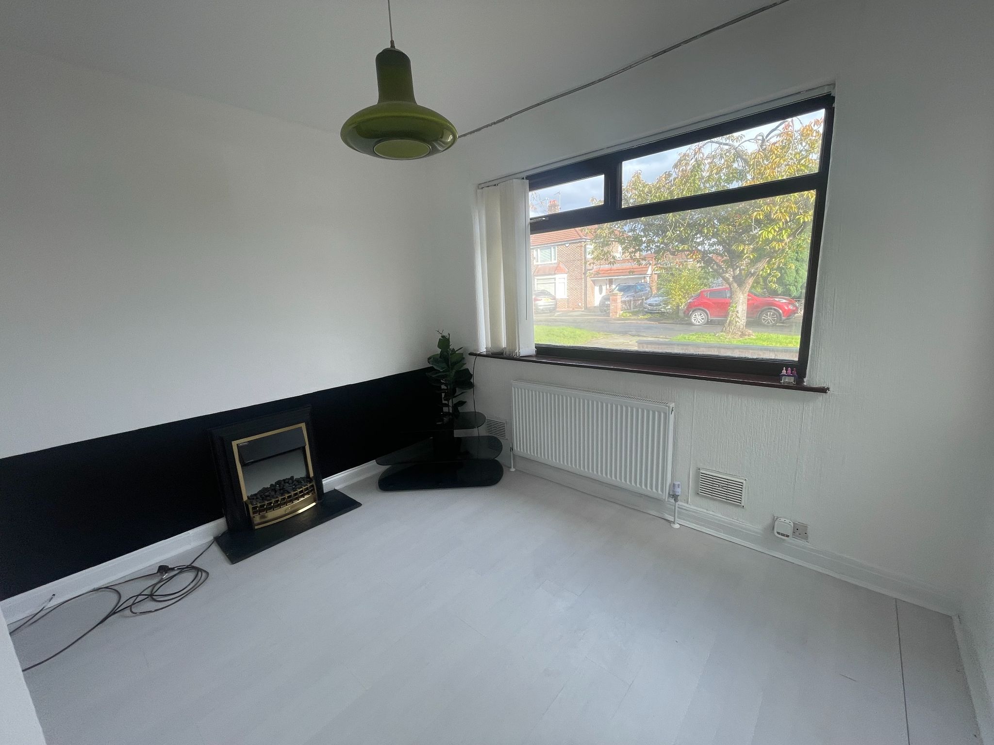3 bedroom semi-detached house For Sale in Manchester - Photograph 7.
