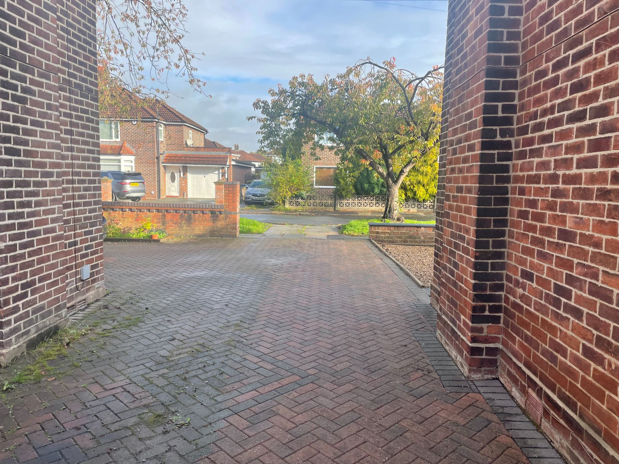 3 bedroom semi-detached house For Sale in Manchester - Photograph 27.