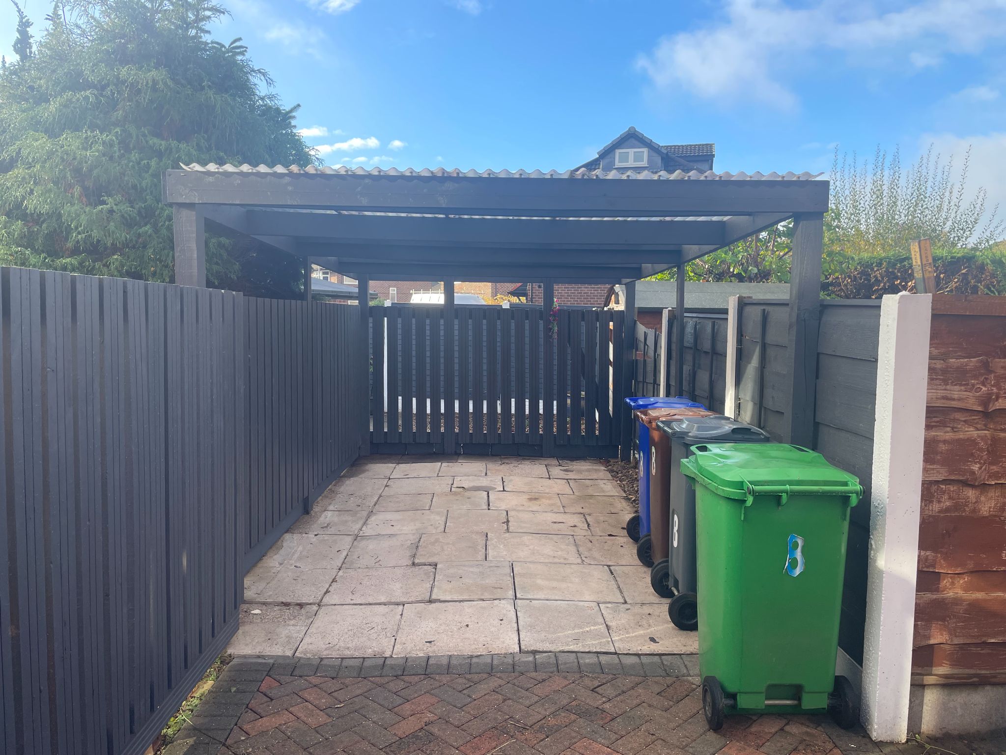 3 bedroom semi-detached house For Sale in Manchester - Photograph 28.