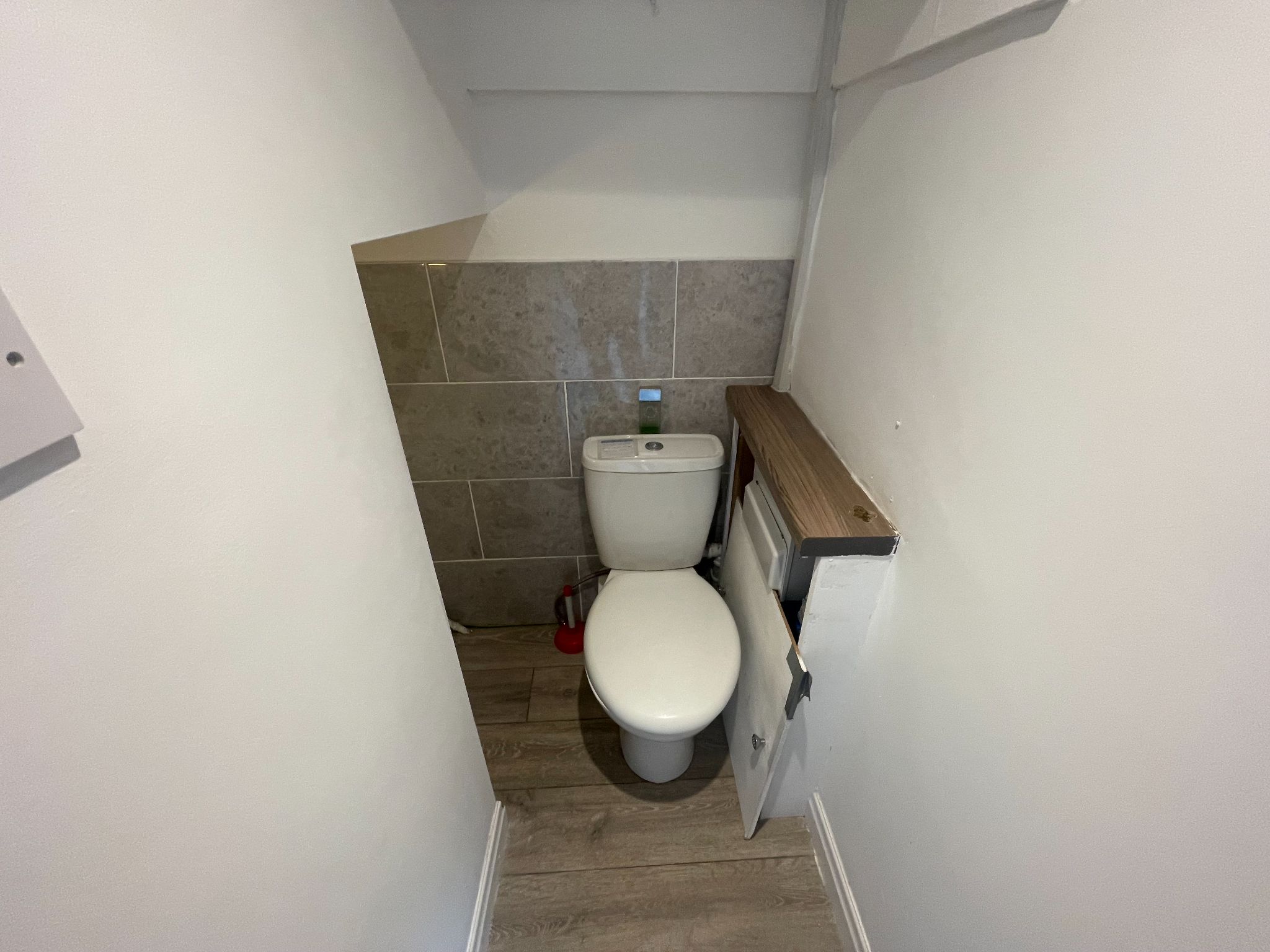 3 bedroom semi-detached house For Sale in Manchester - Photograph 9.