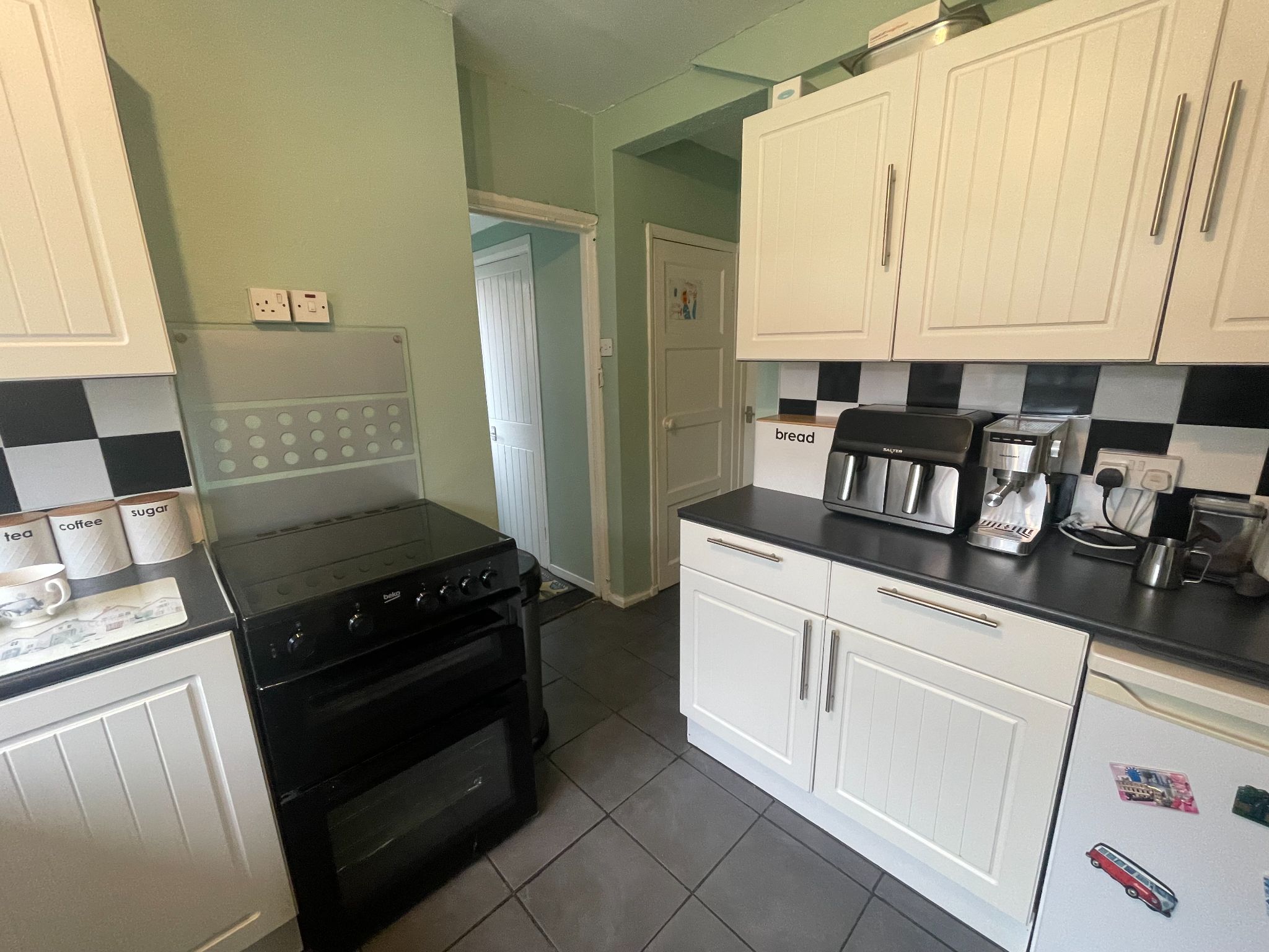 3 bedroom semi-detached house For Sale in Manchester - Photograph 7.