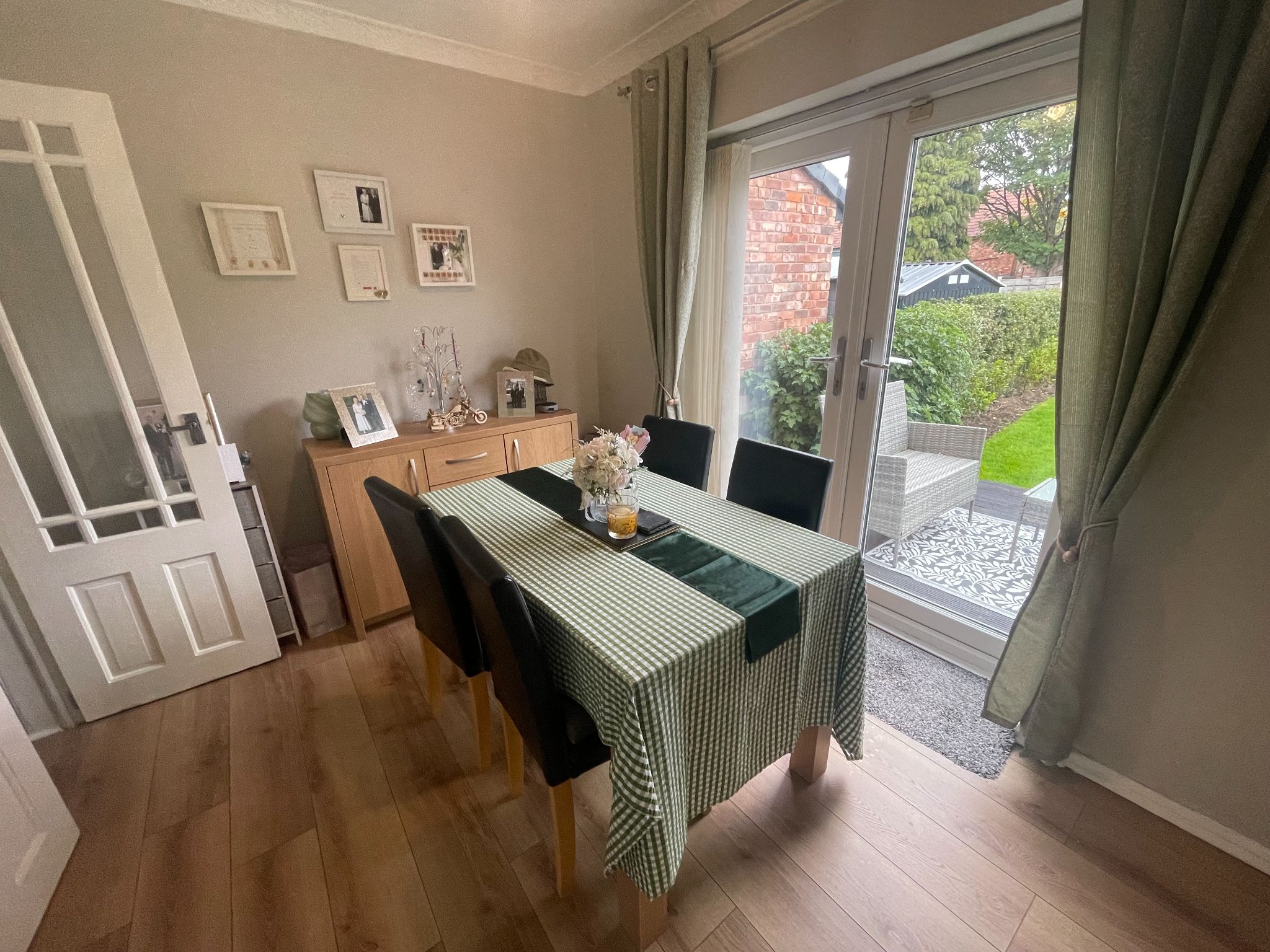 3 bedroom semi-detached house For Sale in Manchester - Photograph 10.