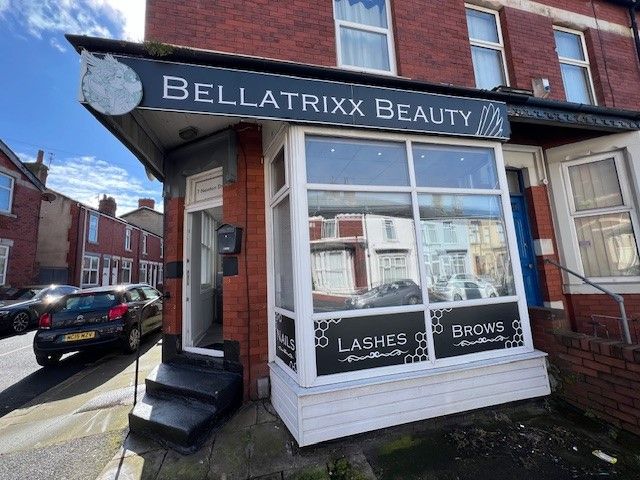 Retail To Rent - Photograph 1