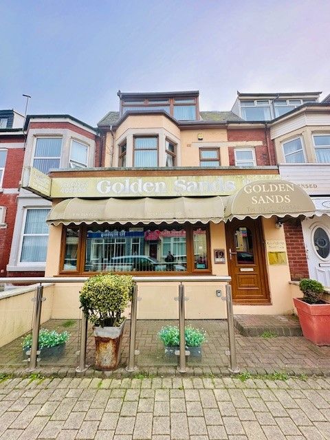 7 Bed Hotel For Sale - Photograph 1