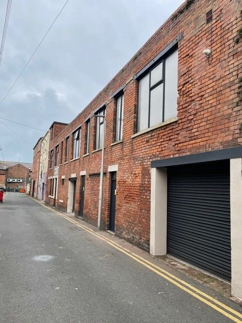 Industrial Units To Rent - Photograph 1