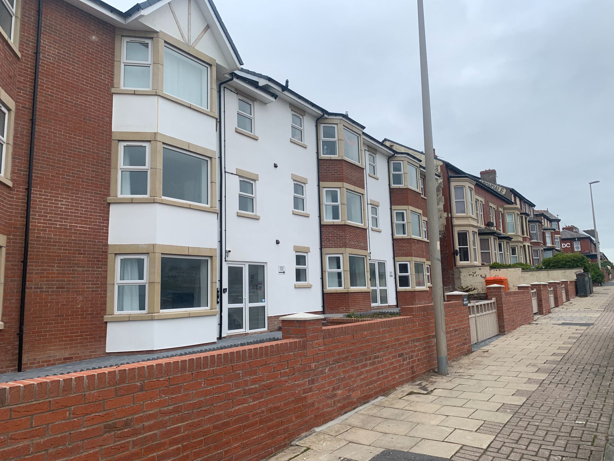 2 Bed Apartment Flat/apartment To Rent - External