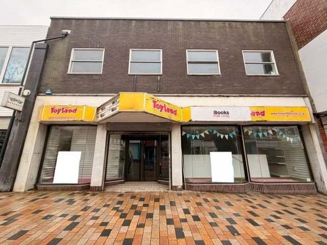 Retail To Rent - Photograph 1