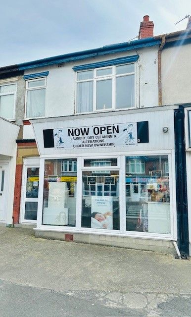 Retail For Sale - Photograph 1