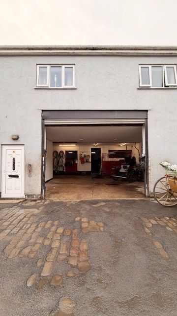Industrial Units For Sale - Photograph 18