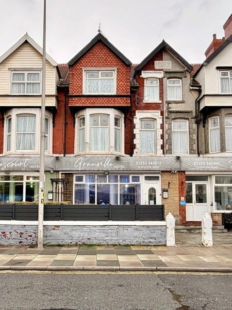 10 Bed Hotel For Sale - Photograph 1