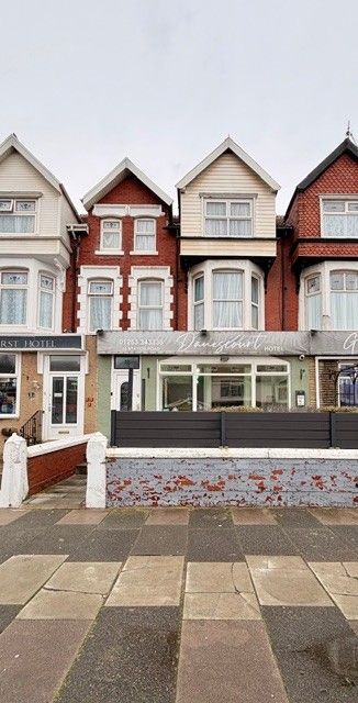 13 Bed Hotel For Sale - Photograph 1